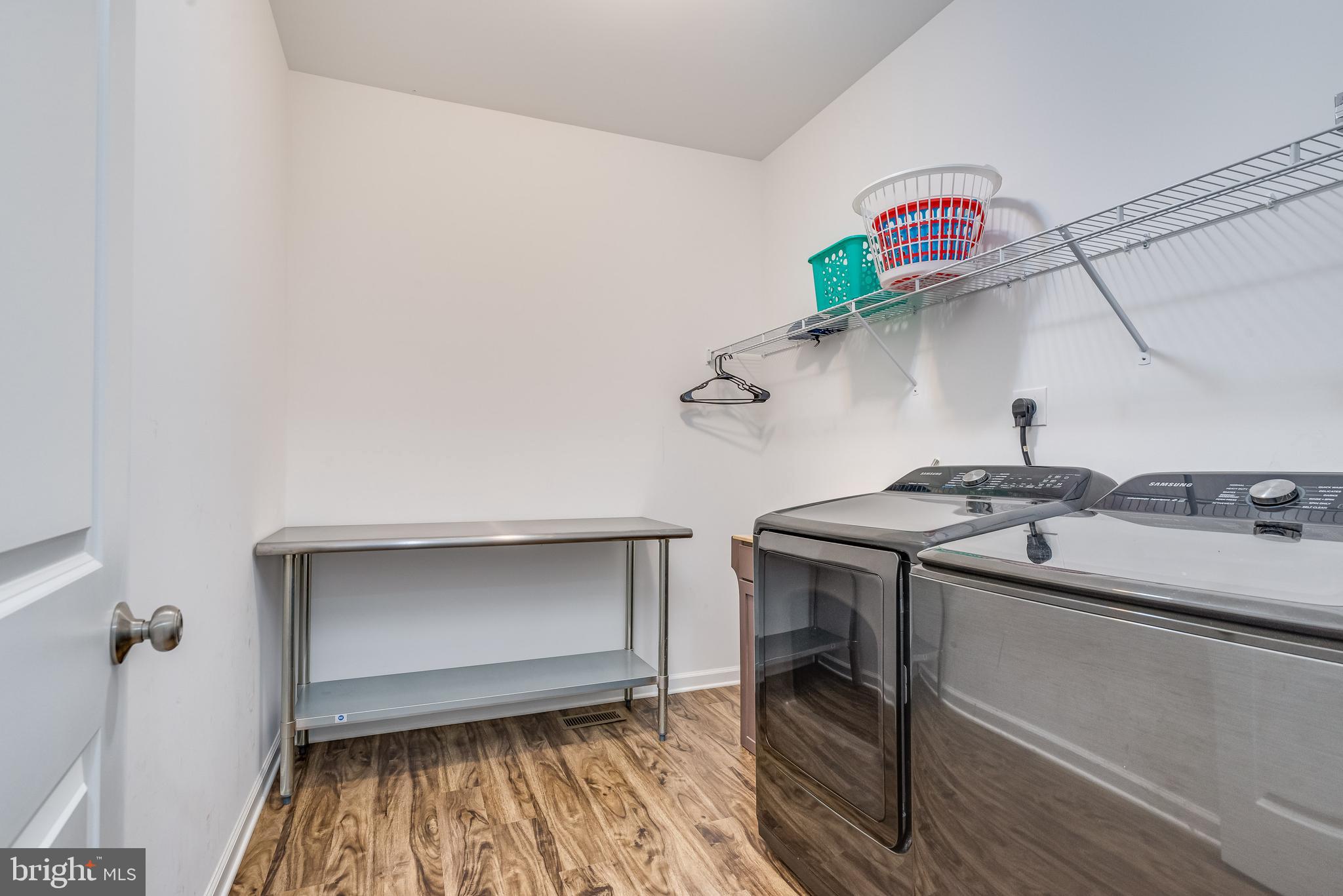 RED HILL - Residential