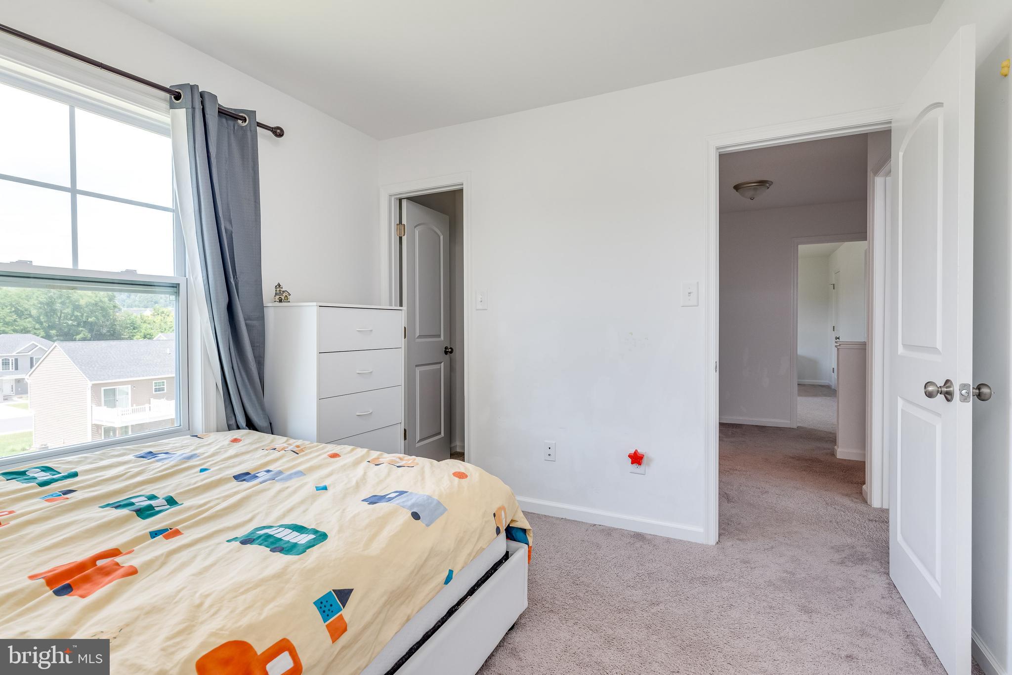 RED HILL - Residential