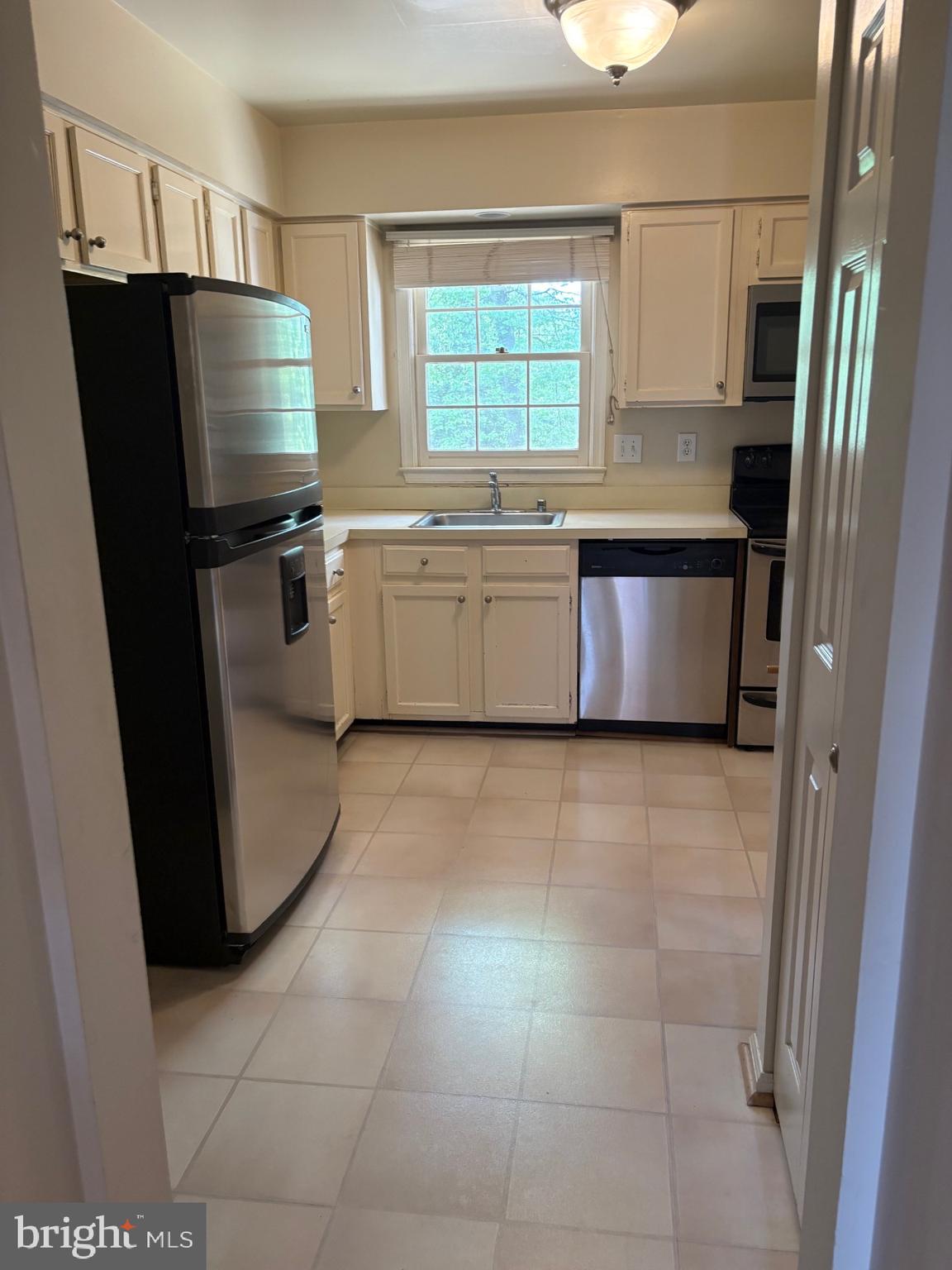 IDYLWOOD STATION - Residential Lease