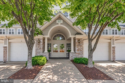 Photo of 1621 Ladue Court #204, WOODBRIDGE, VA 22191 (MLS # VAPW2131366)