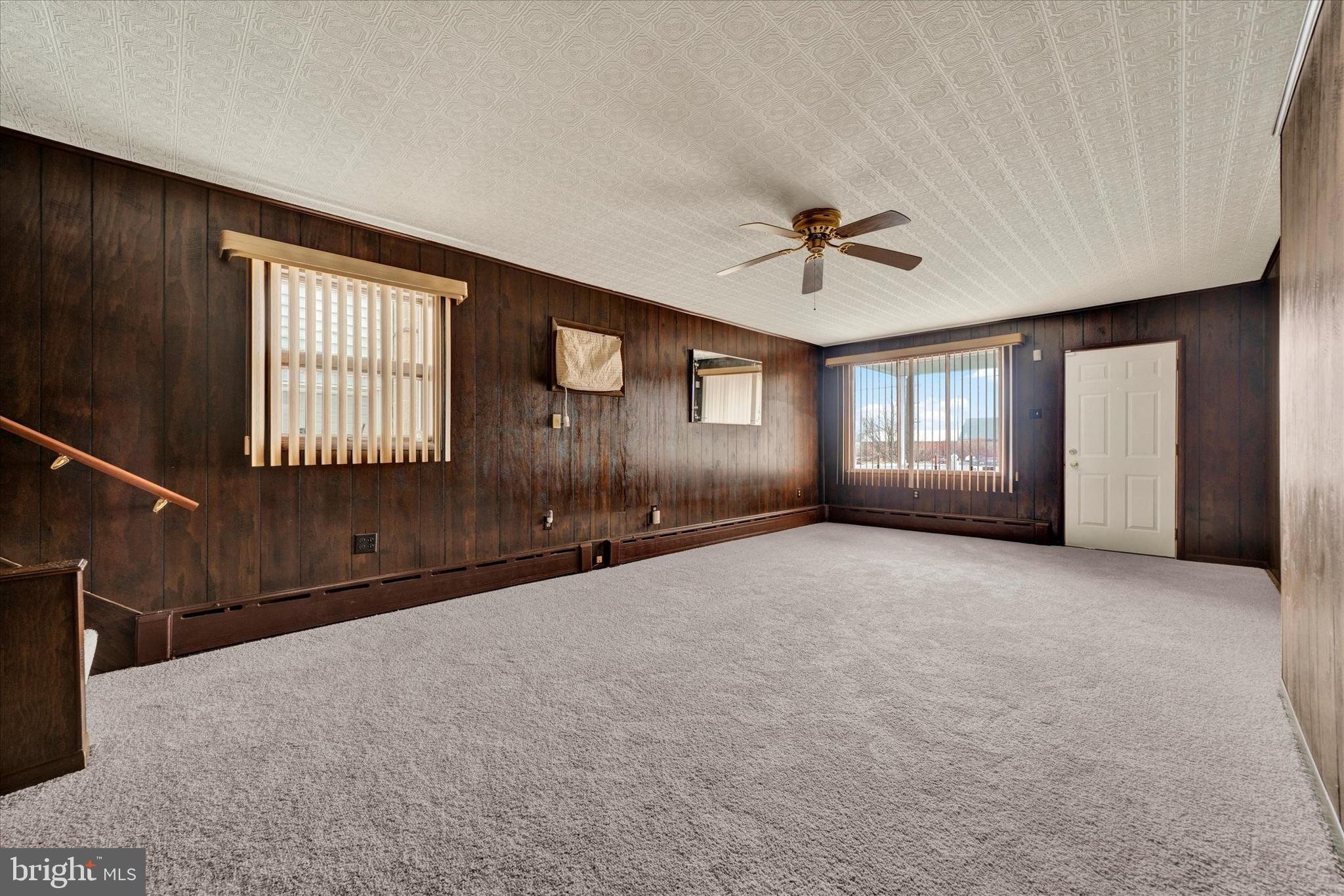 341 S BROAD MOUNTAIN AVENUE