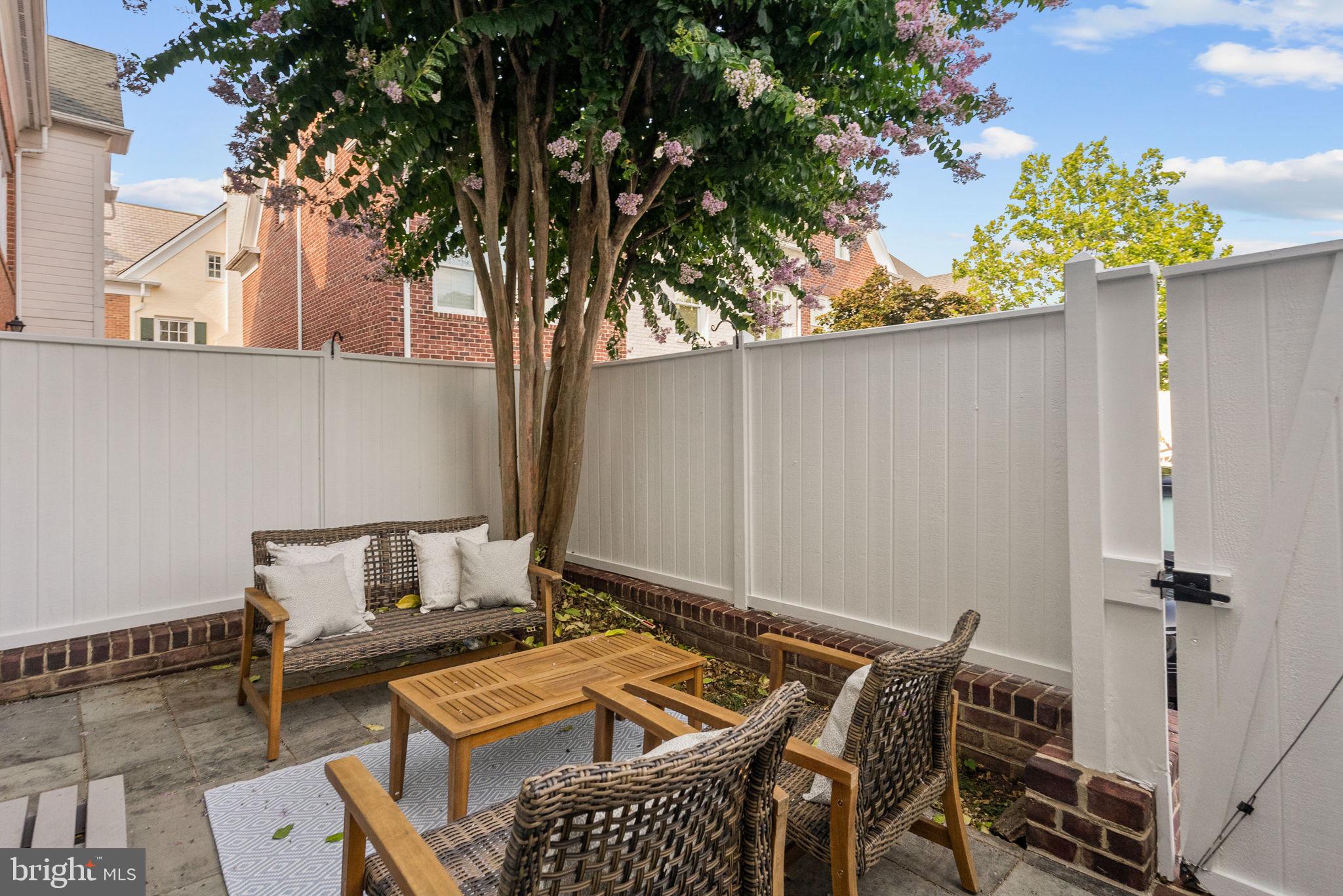 OLD TOWN GATEWAY - Residential