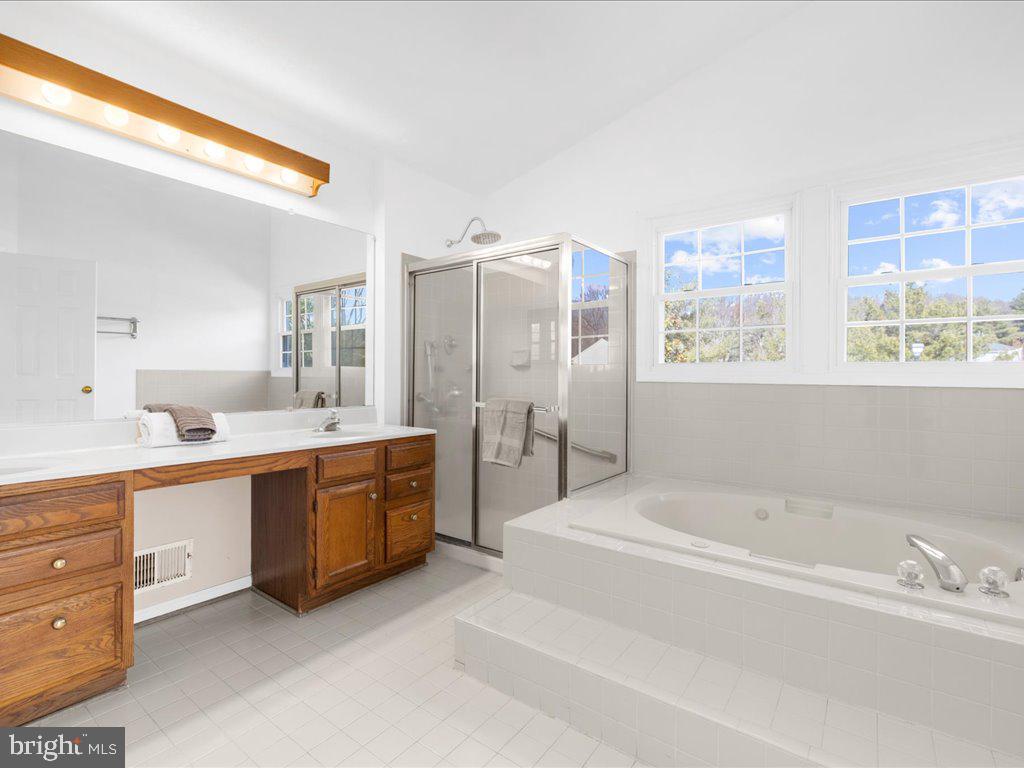 BROOKVIEW FARMS - Residential