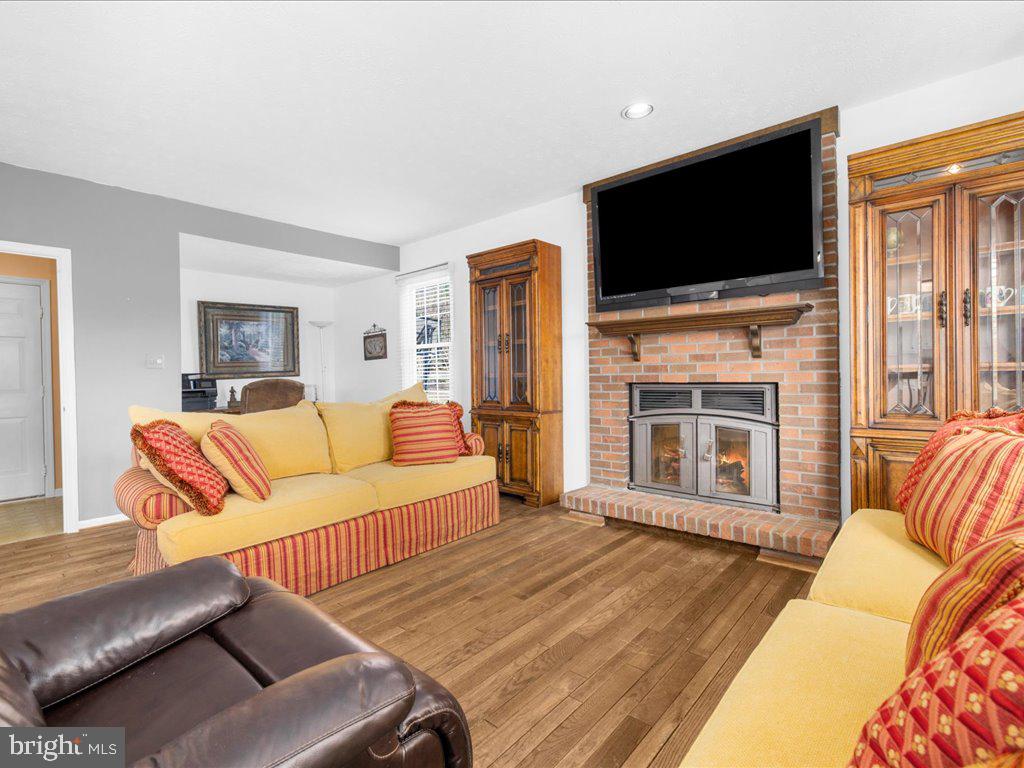 BROOKVIEW FARMS - Residential