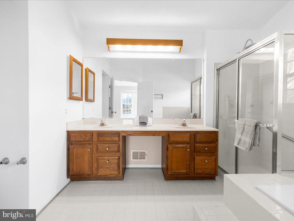 BROOKVIEW FARMS - Residential