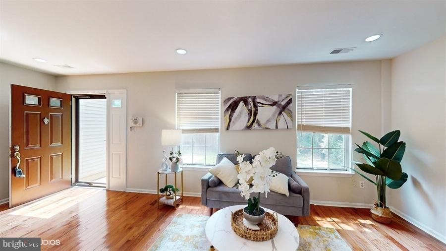 WOODSTREAM EAST - Residential