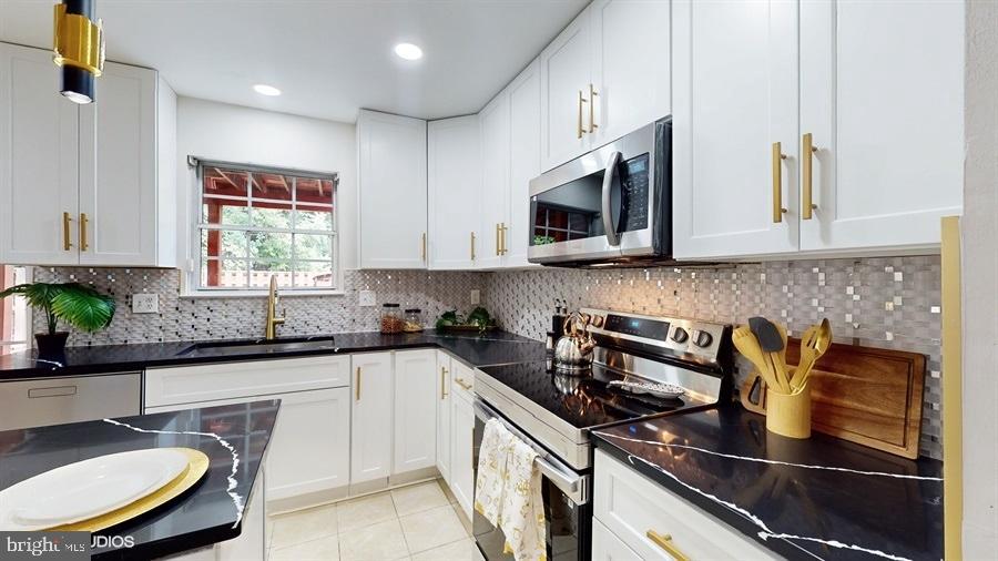 WOODSTREAM EAST - Residential