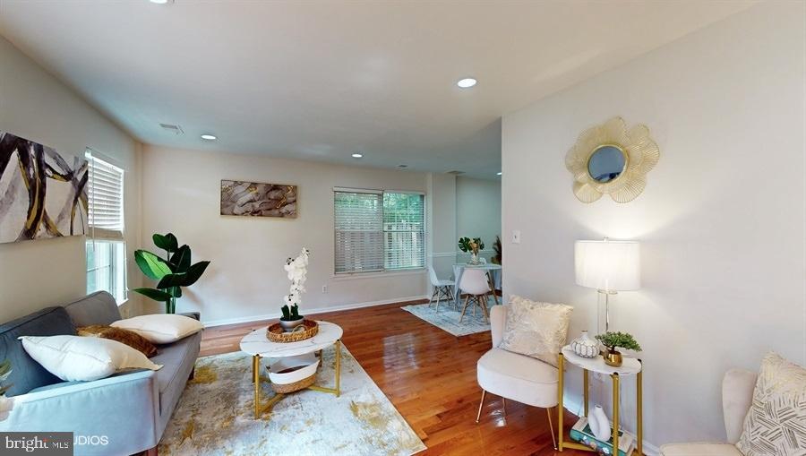 WOODSTREAM EAST - Residential