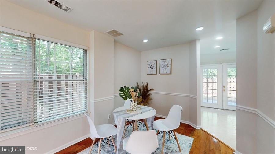 WOODSTREAM EAST - Residential