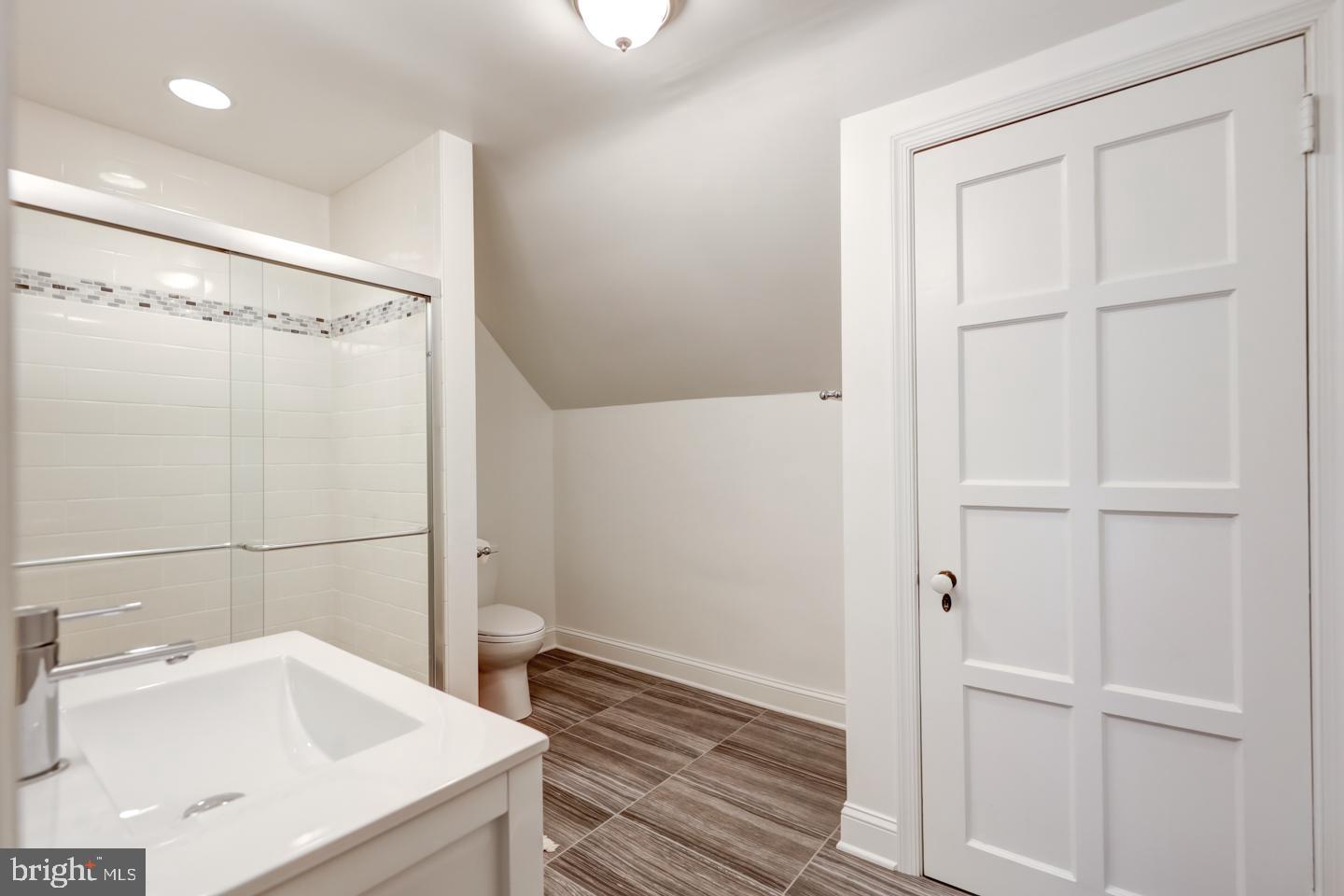 CHESTNUT HILL - Residential