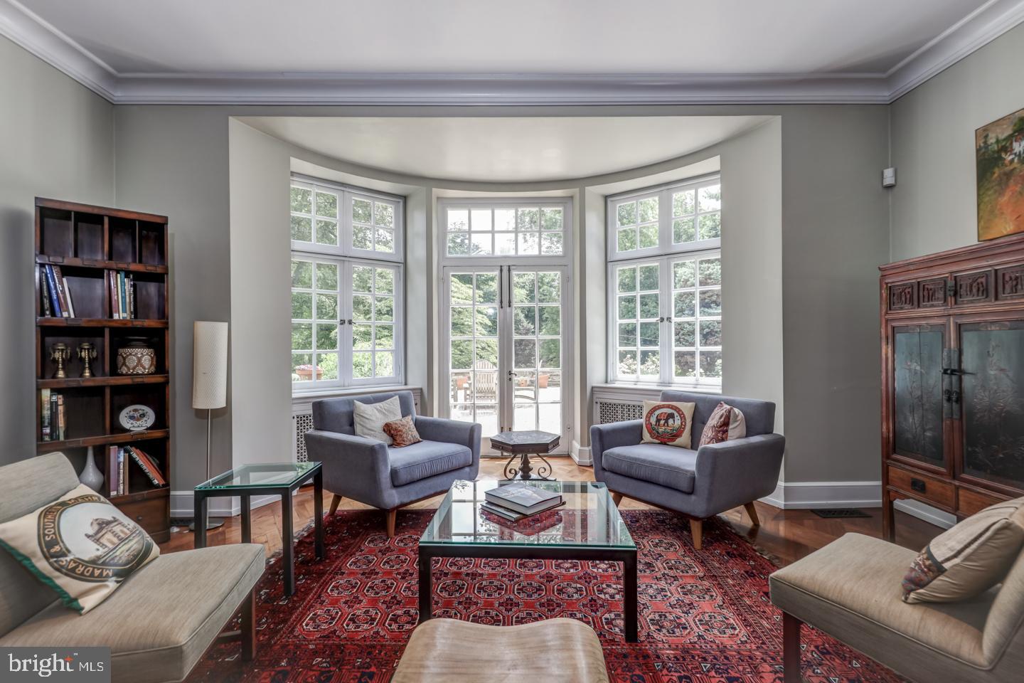 CHESTNUT HILL - Residential