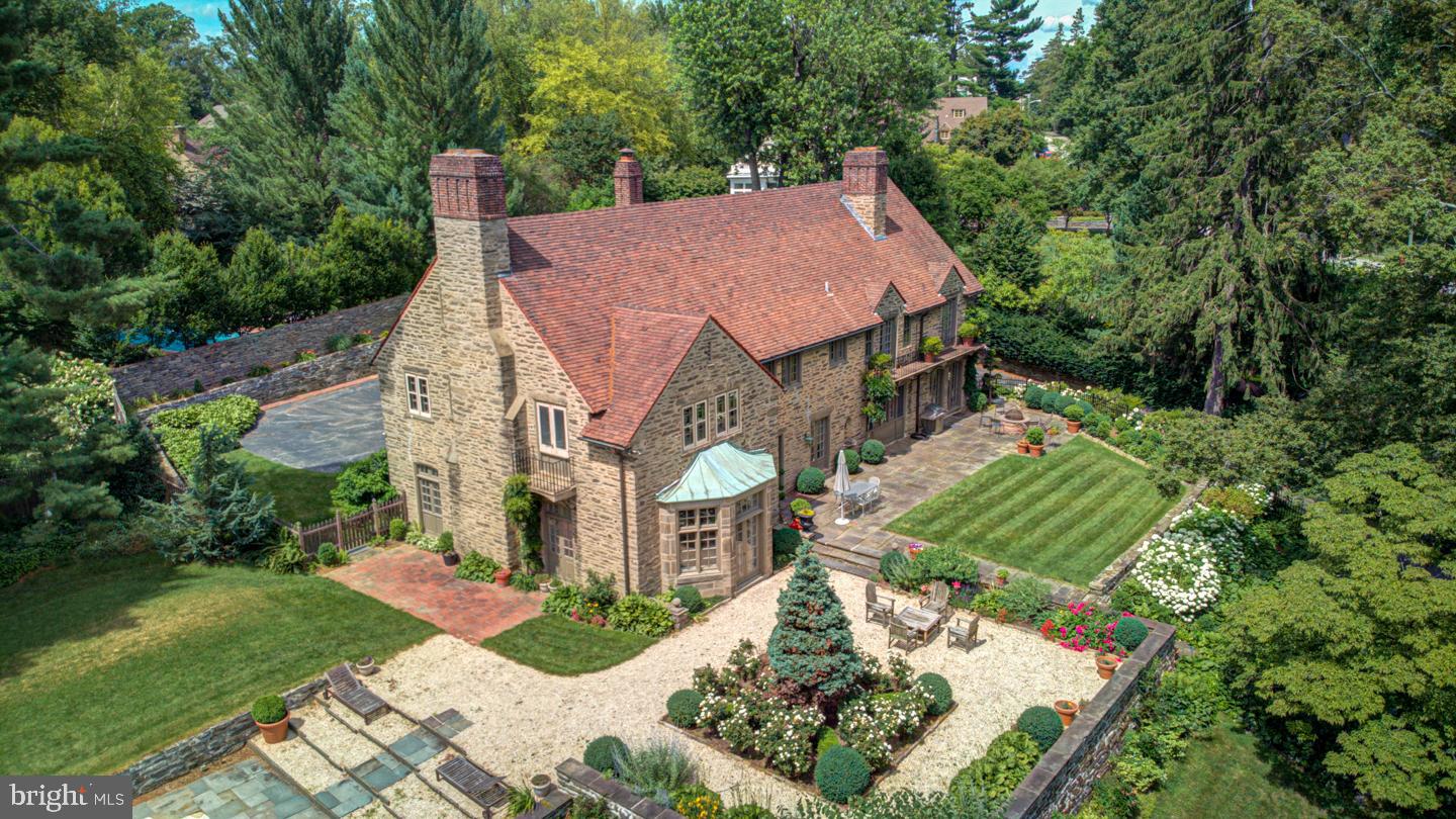 CHESTNUT HILL - Residential