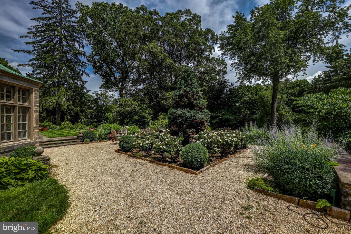 CHESTNUT HILL - Residential