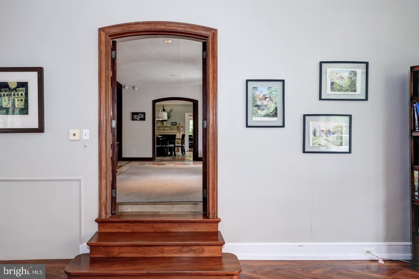 CHESTNUT HILL - Residential