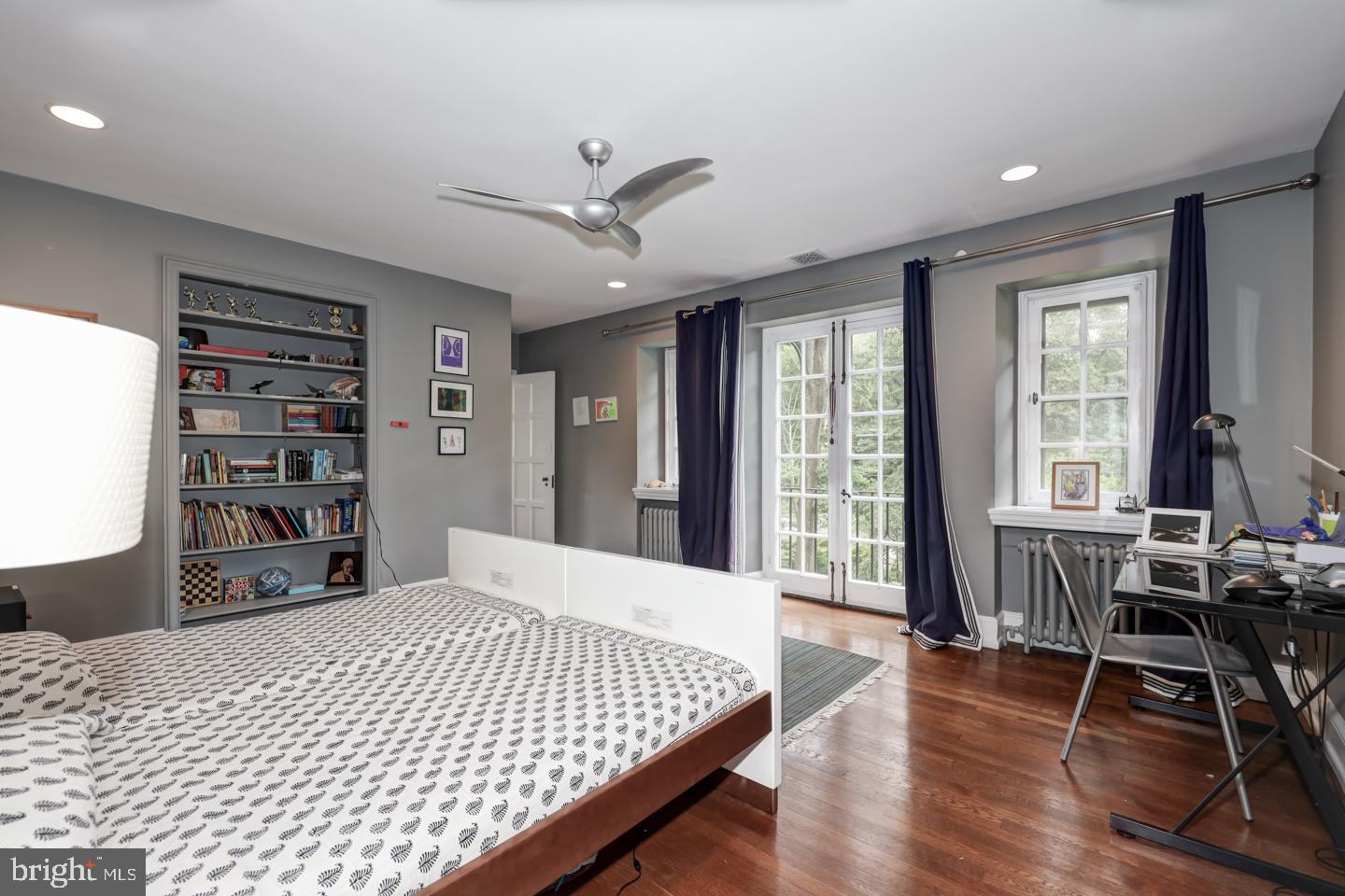 CHESTNUT HILL - Residential