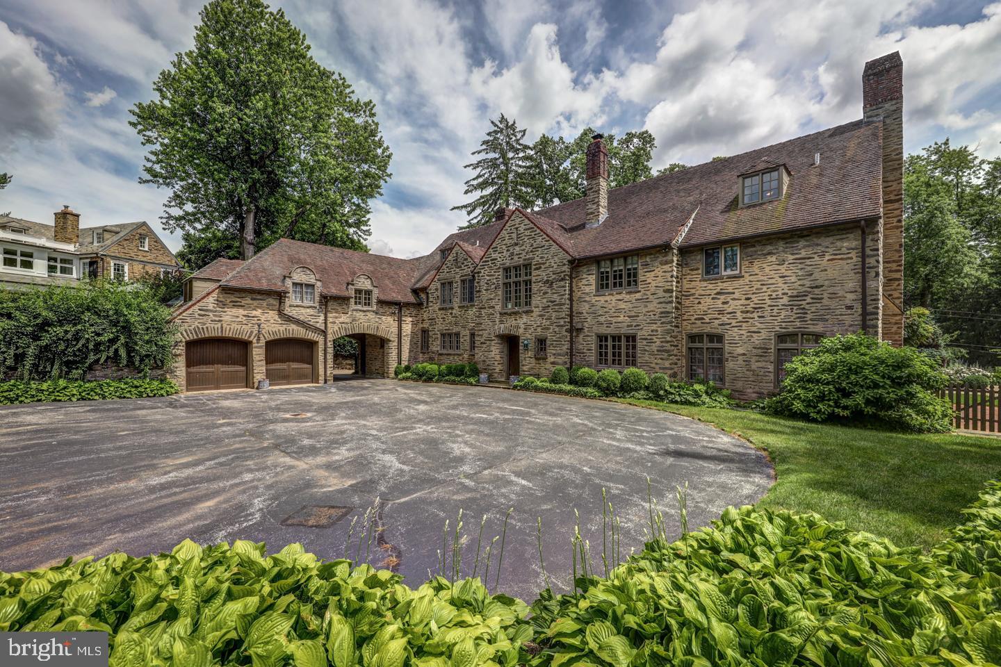 CHESTNUT HILL - Residential