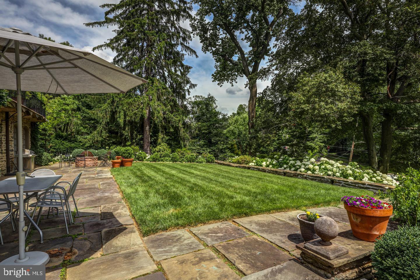 CHESTNUT HILL - Residential