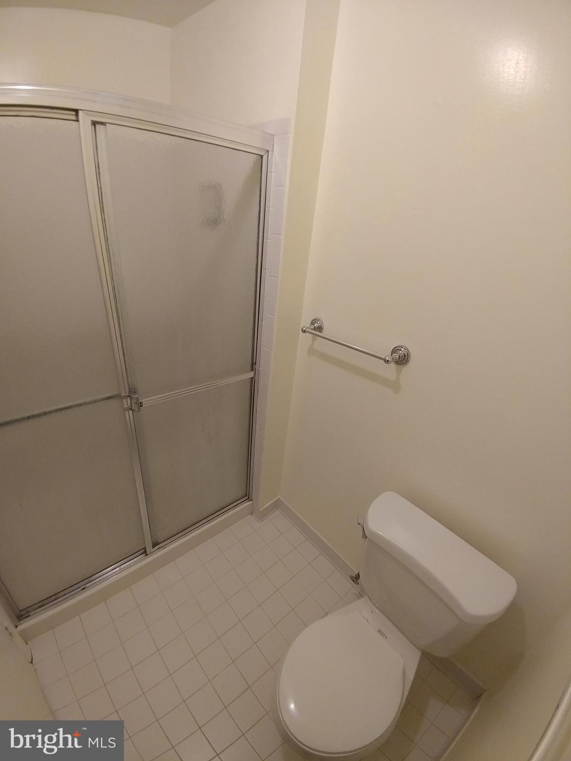 CROFTON COMMONS - Residential Lease