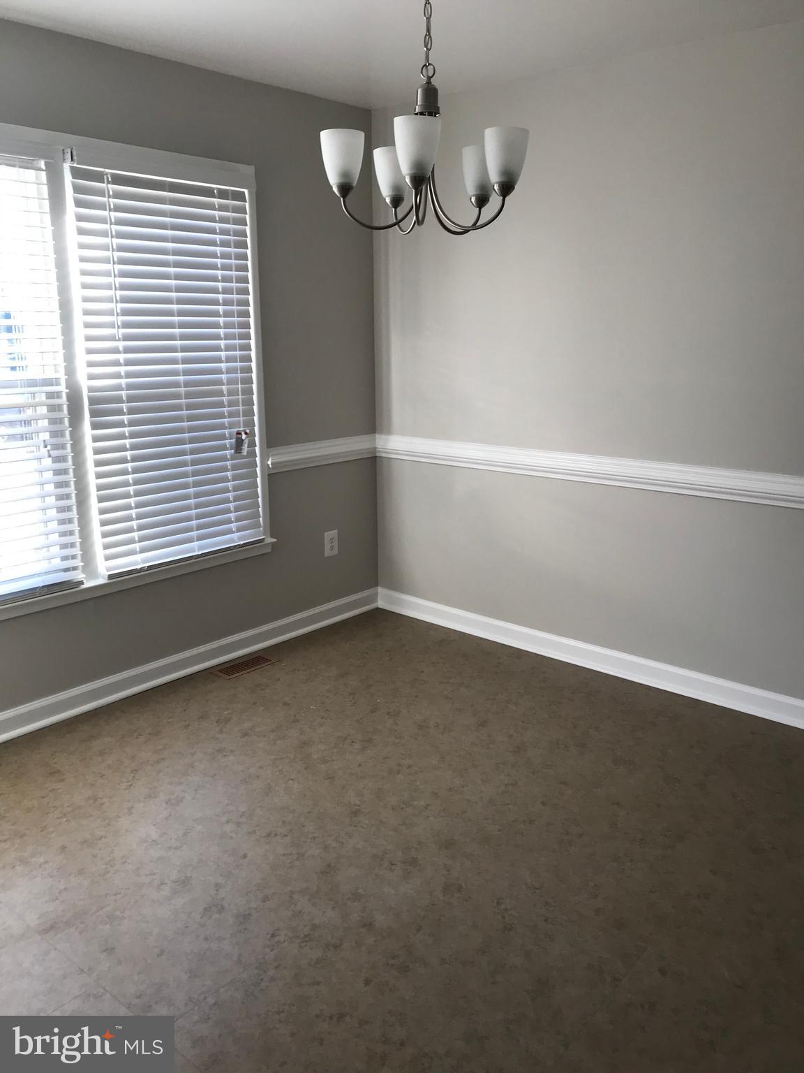 CROFTON COMMONS - Residential Lease