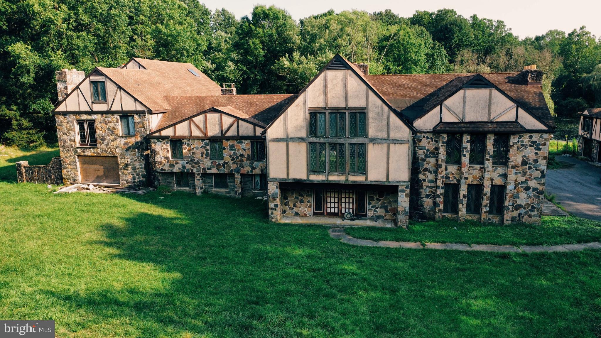 FOX VALLEY - Residential