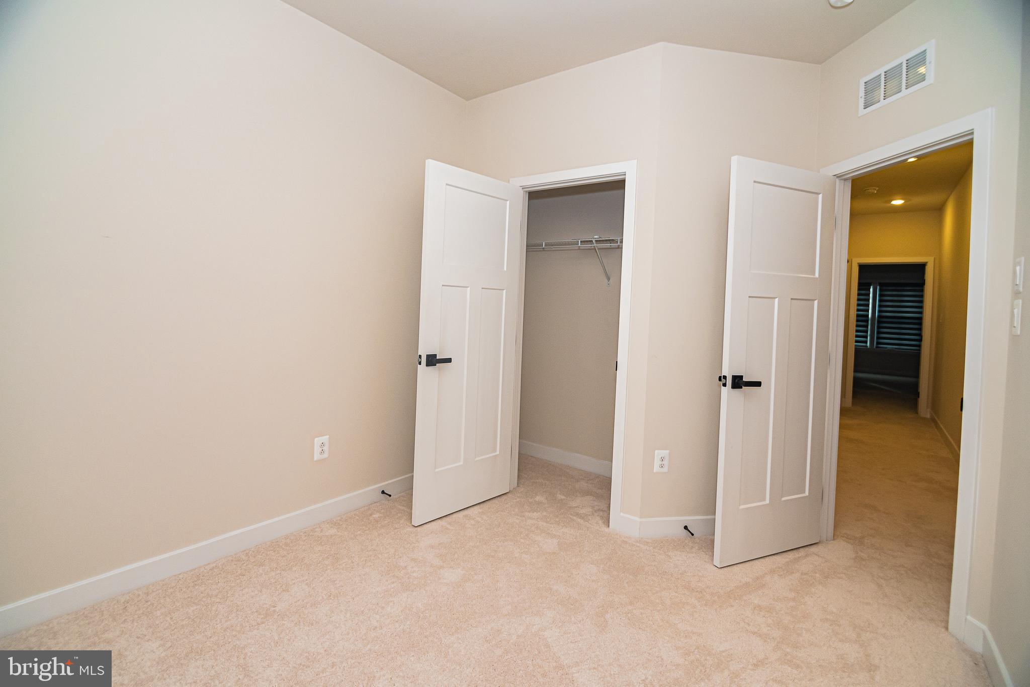 VILLAGES OF URBANA - Residential Lease