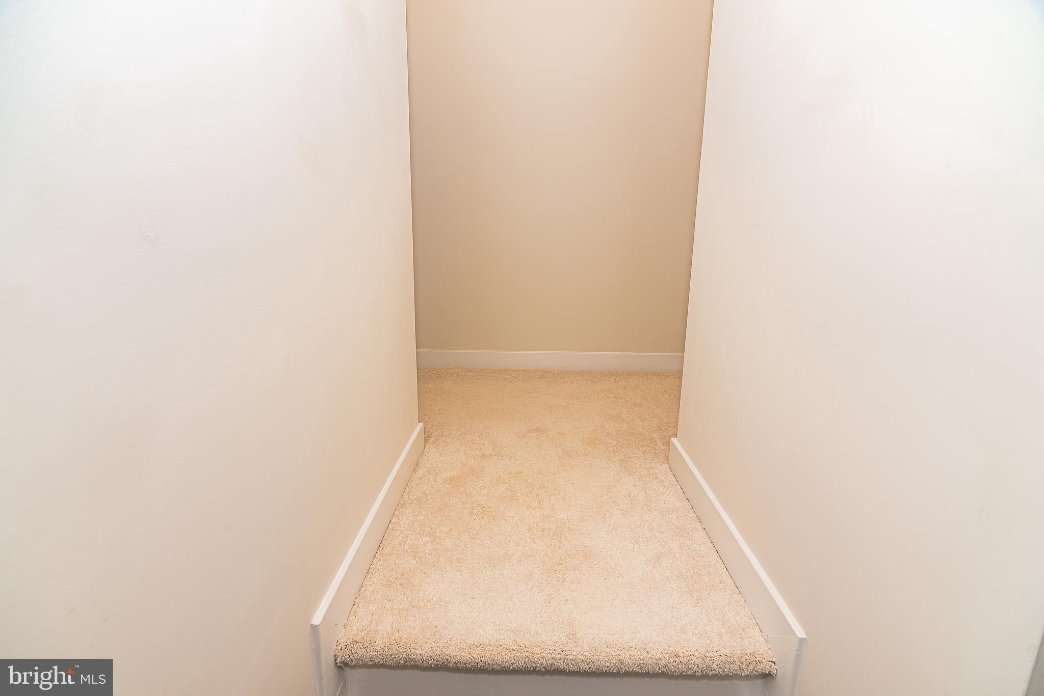 VILLAGES OF URBANA - Residential Lease