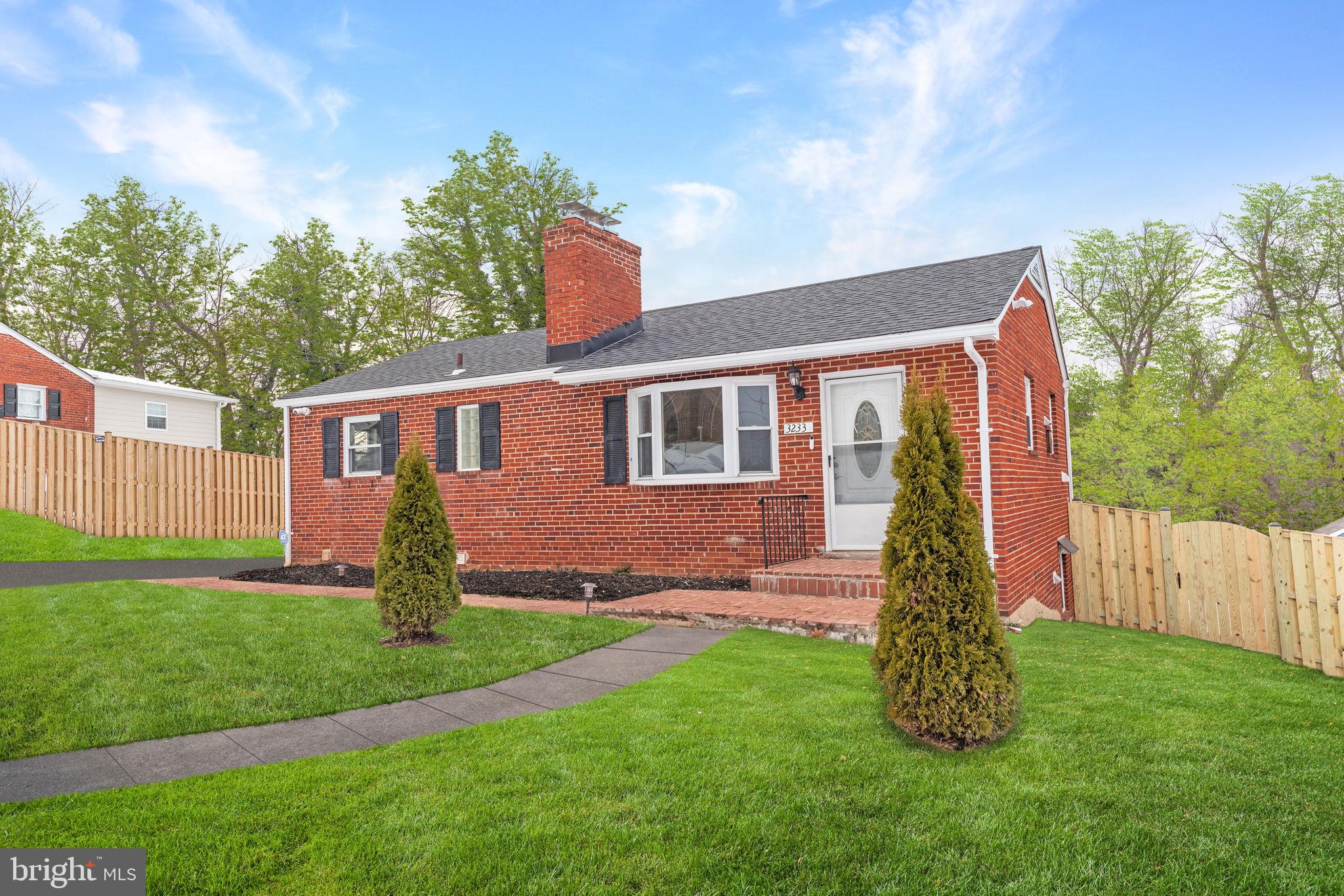 MUNSON HILL - Residential Lease