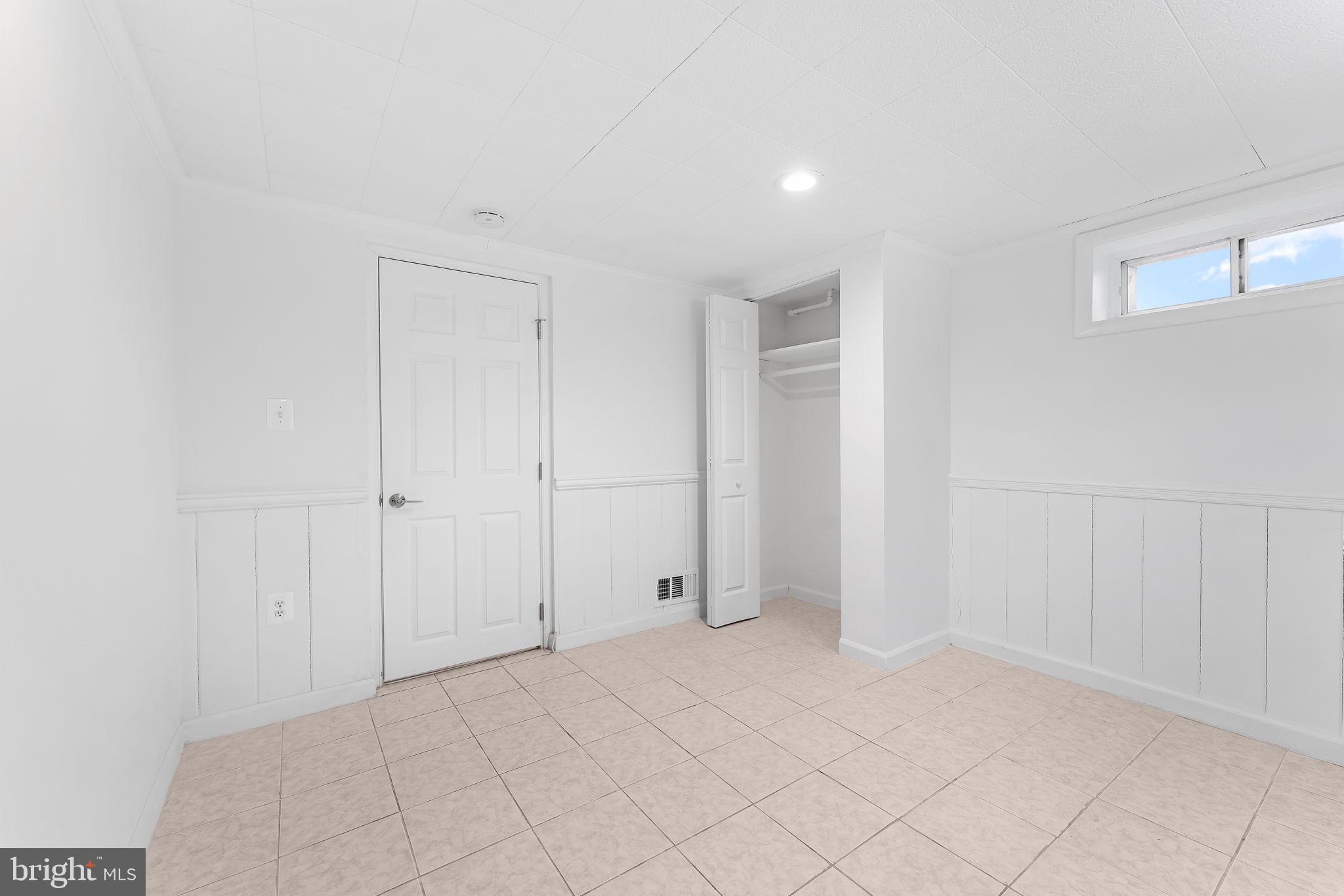 MUNSON HILL - Residential Lease