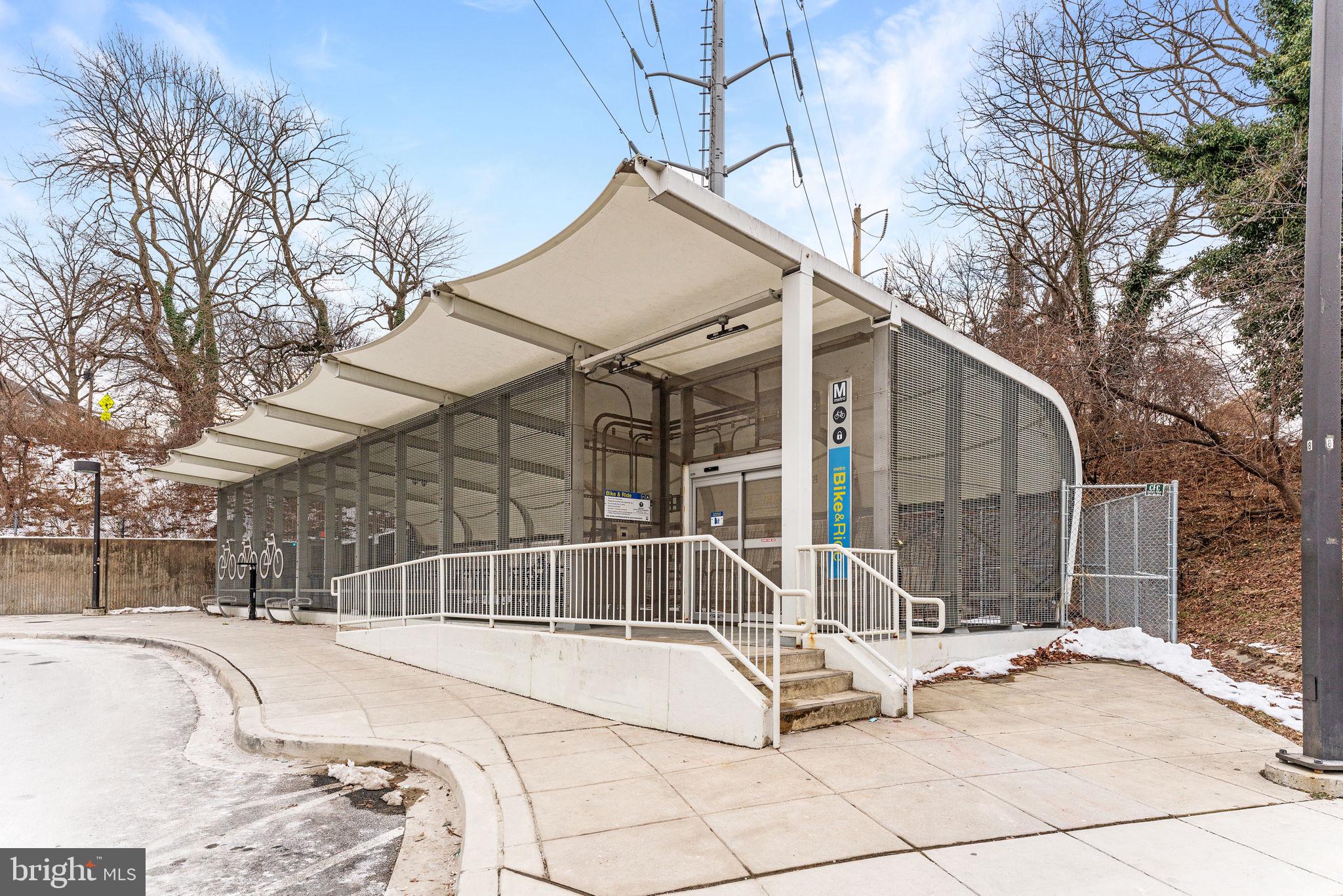 MUNSON HILL - Residential Lease