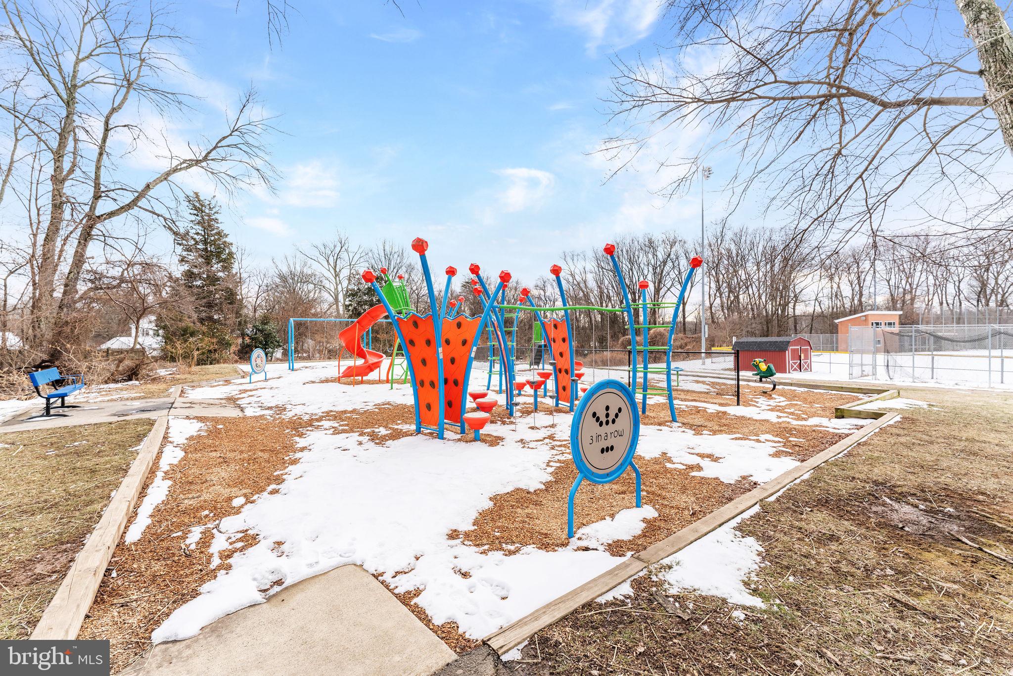 MUNSON HILL - Residential Lease