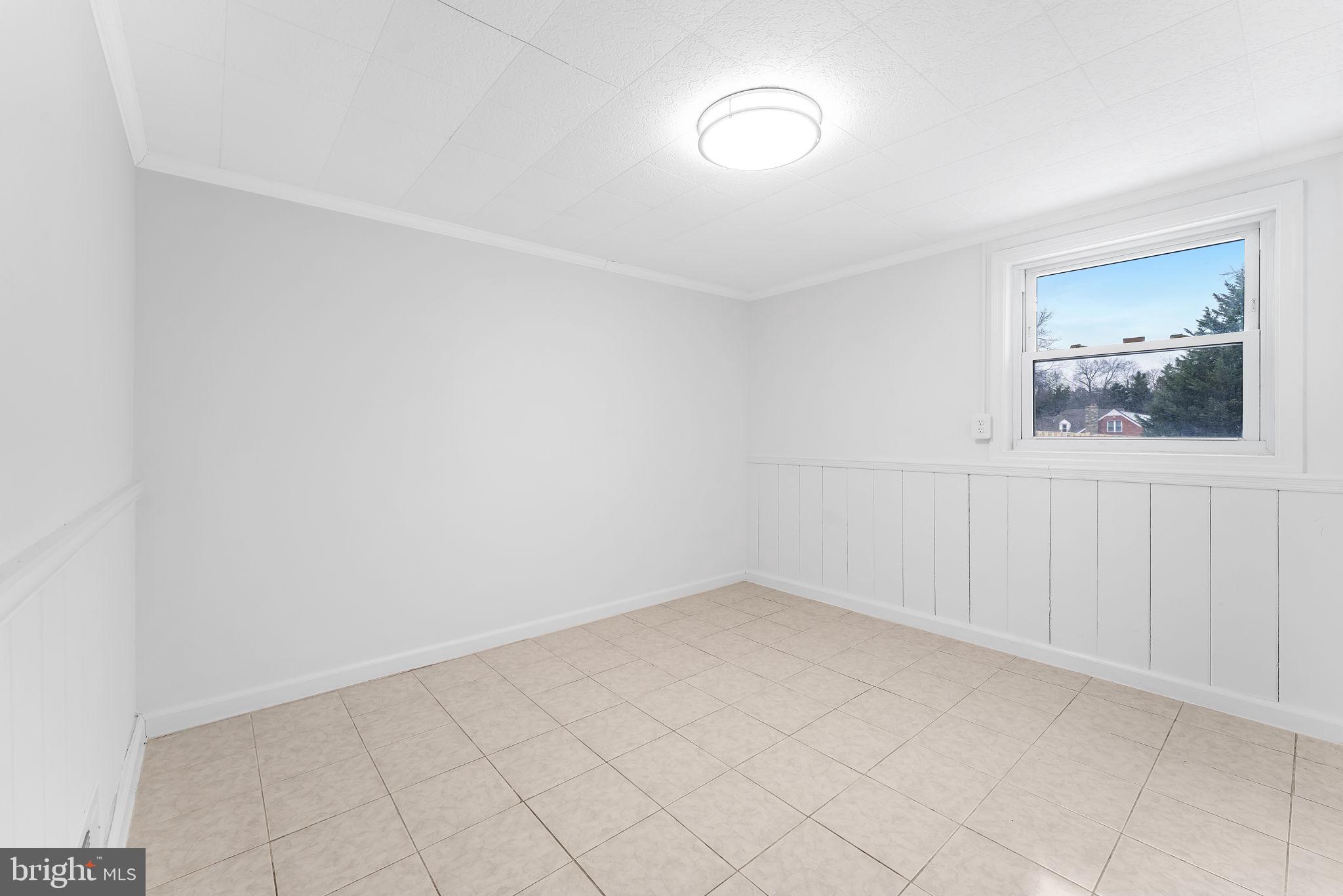 MUNSON HILL - Residential Lease