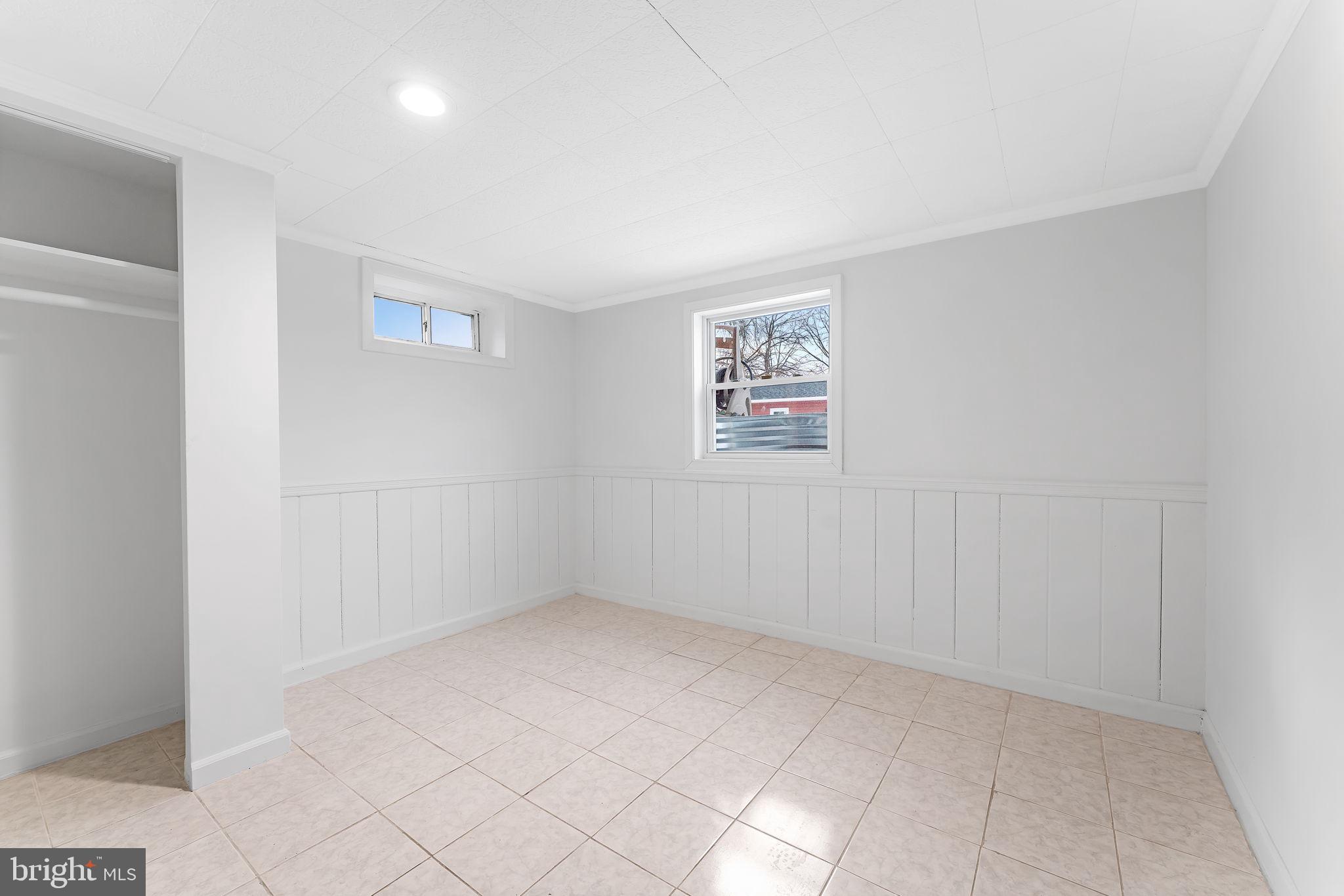 MUNSON HILL - Residential Lease