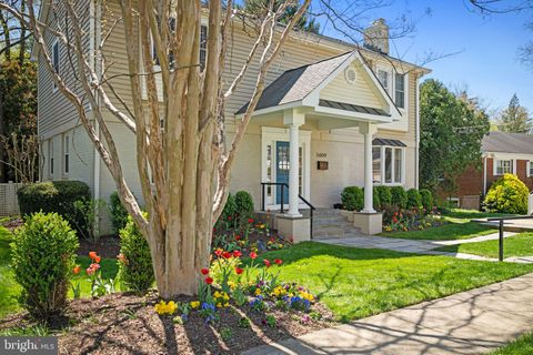 Photo of 5009 Keokuk Street, BETHESDA, MD 20816 (MLS # MDMC2223650)