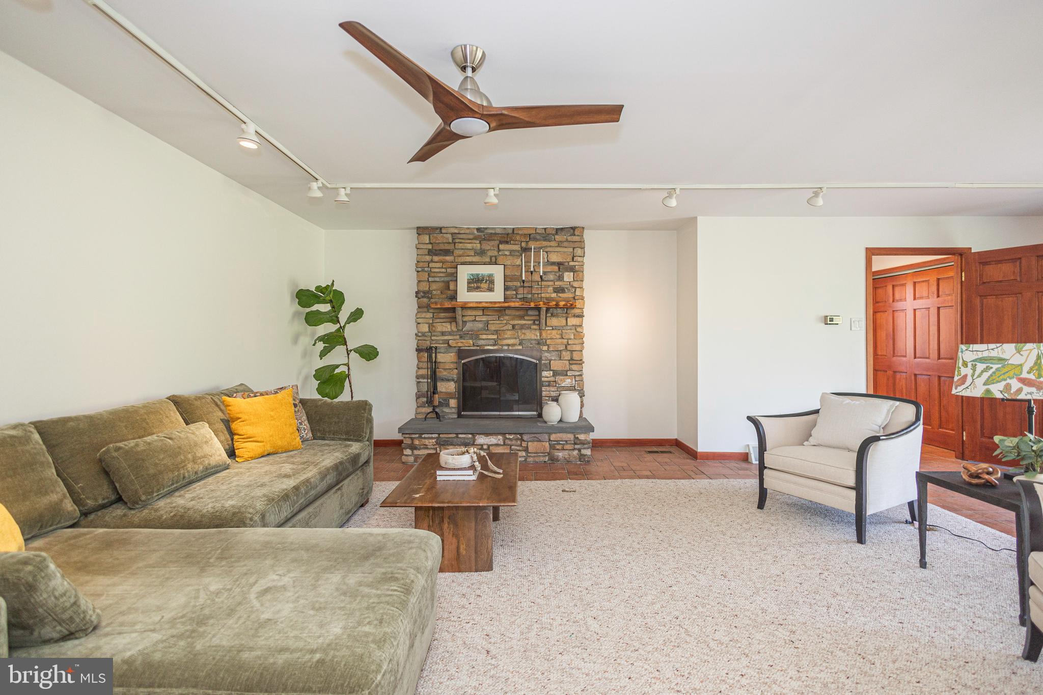 RIDGE VALLEY - Residential