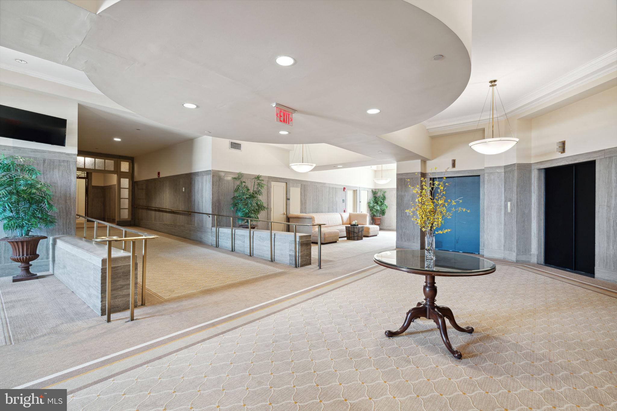 LOGAN SQUARE - Residential Lease