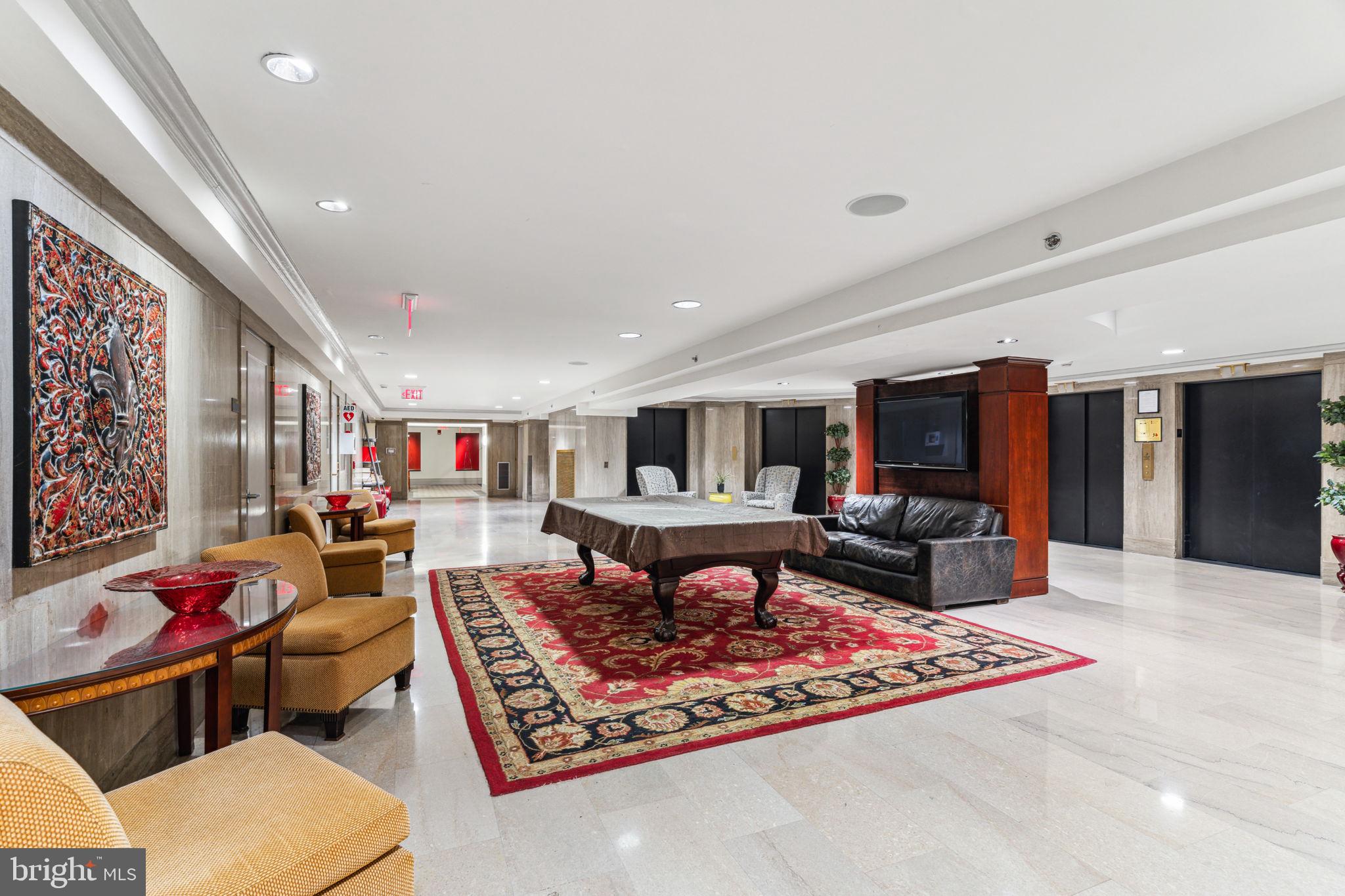 LOGAN SQUARE - Residential Lease