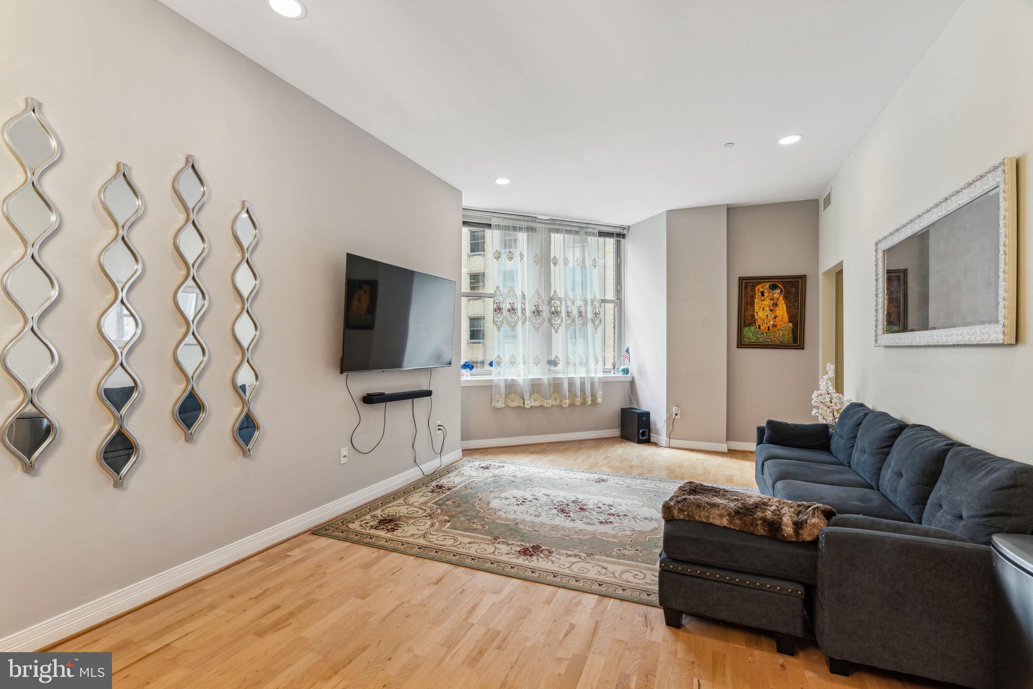 LOGAN SQUARE - Residential Lease