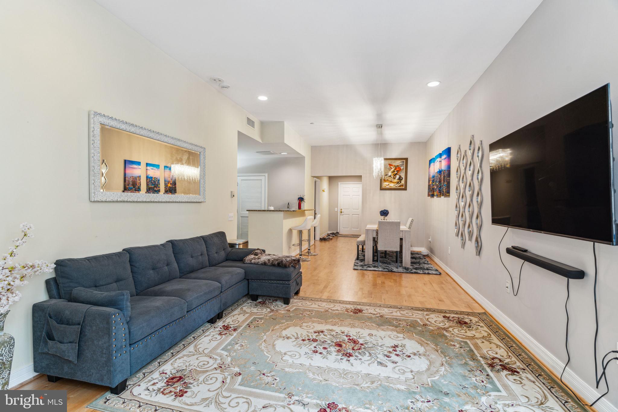 LOGAN SQUARE - Residential Lease