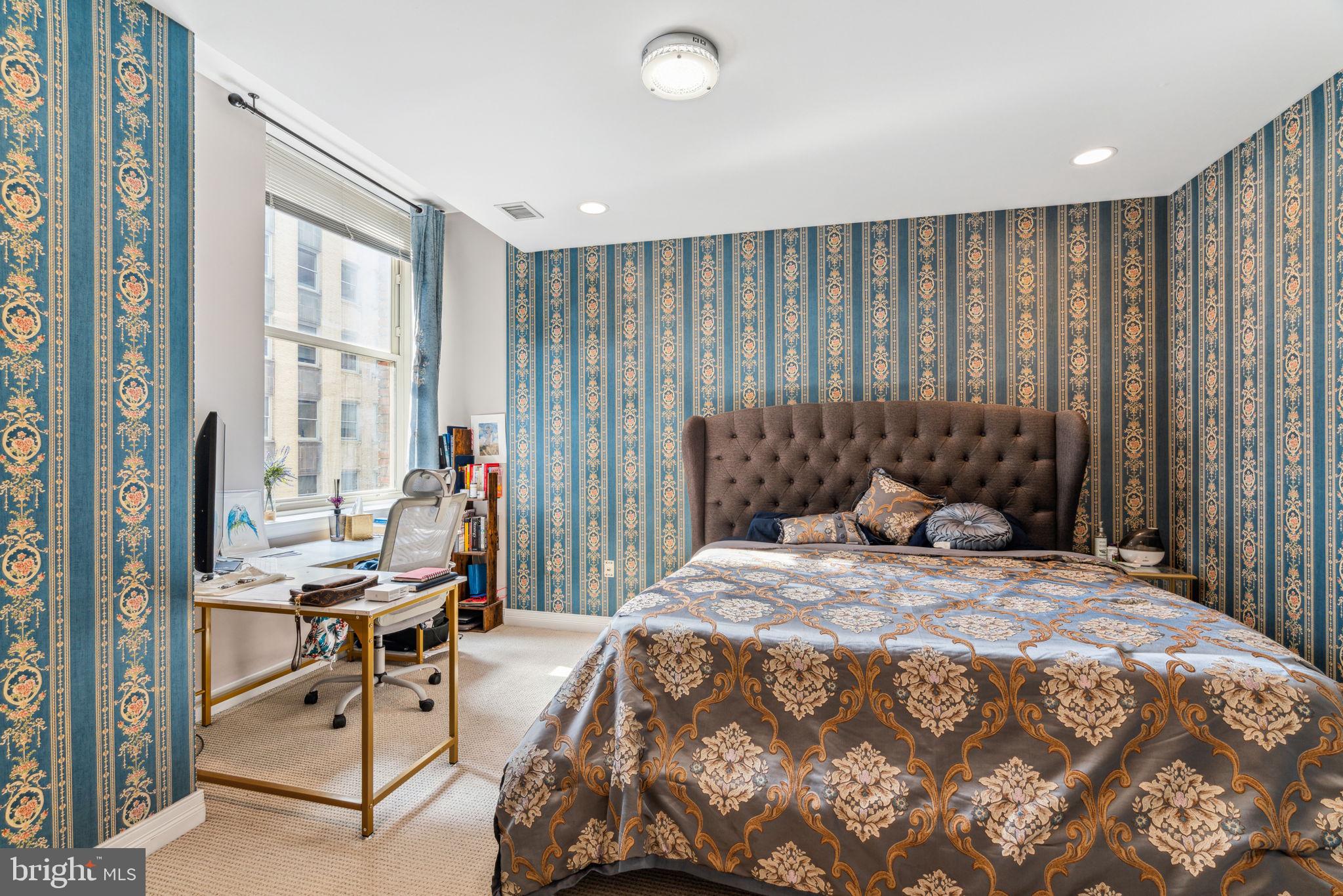 LOGAN SQUARE - Residential Lease