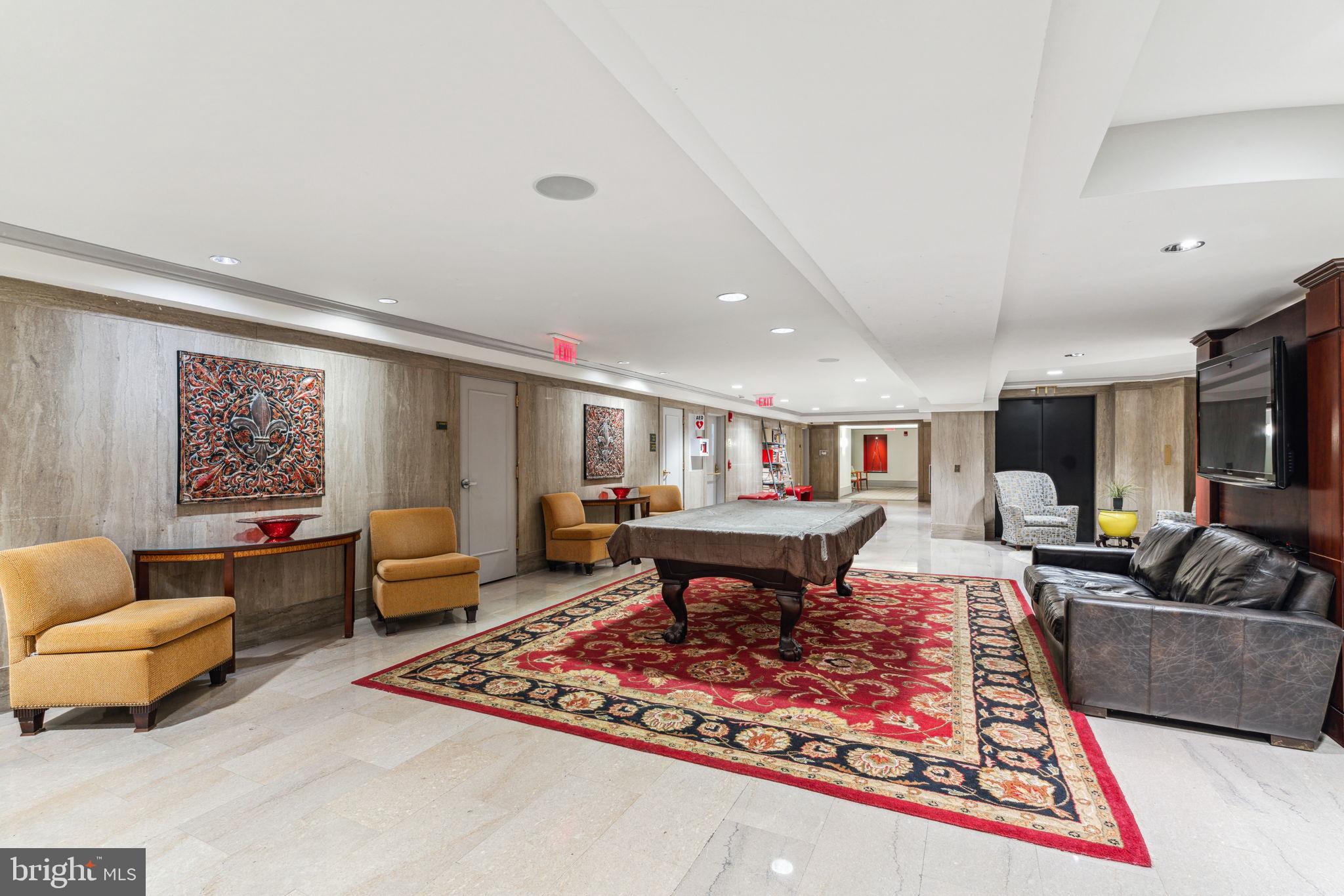 LOGAN SQUARE - Residential Lease