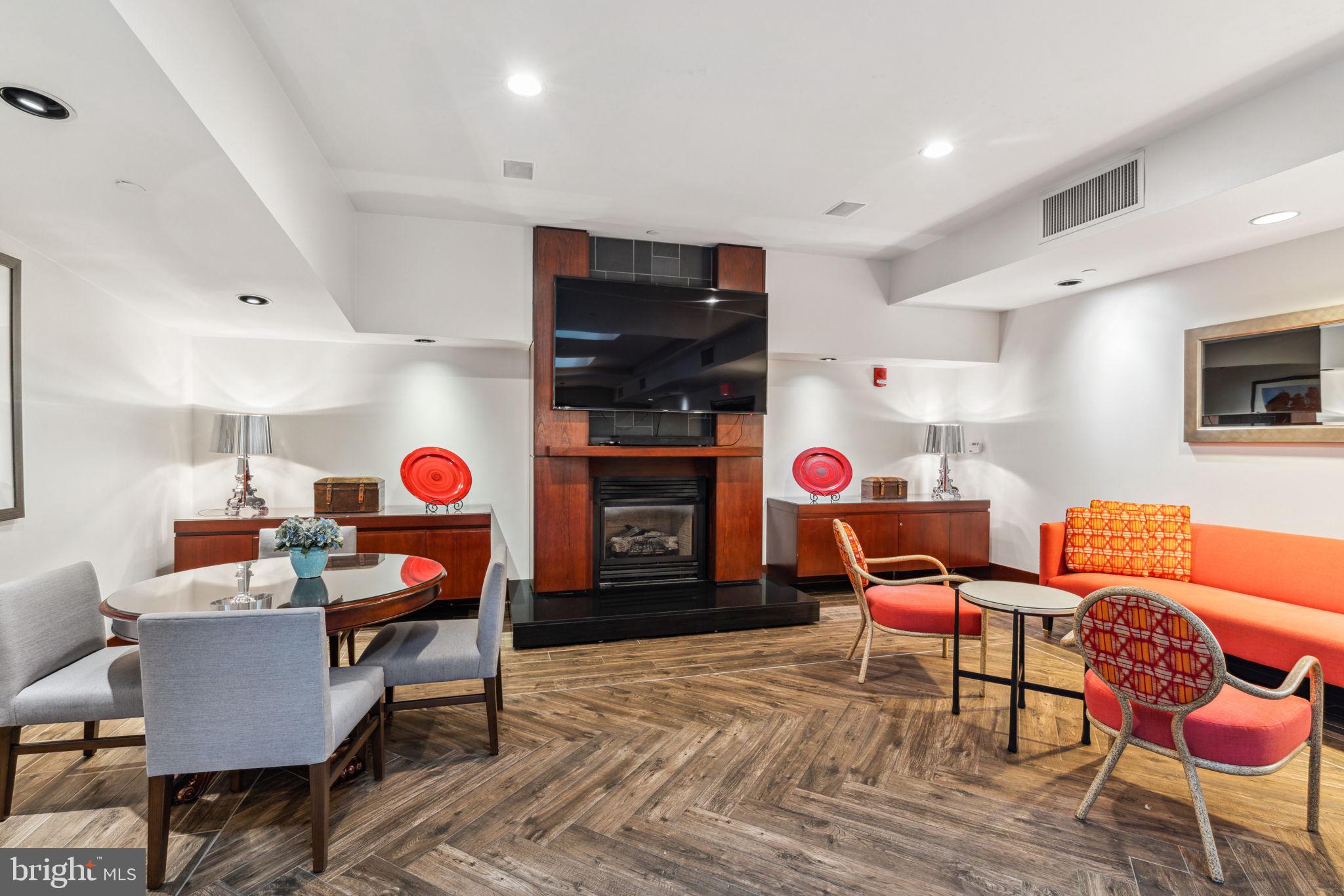 LOGAN SQUARE - Residential Lease