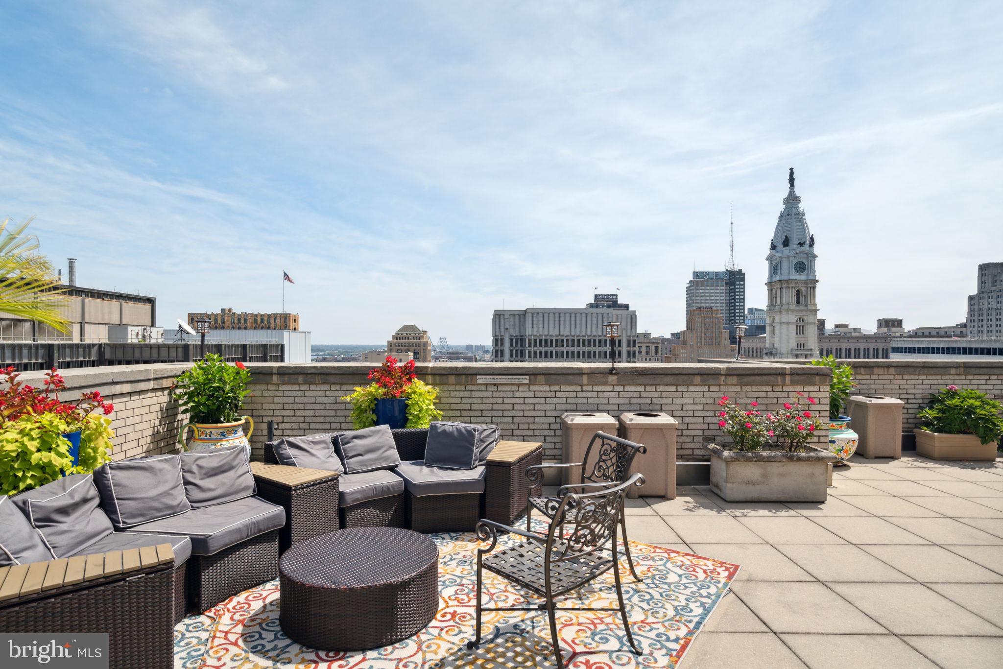 LOGAN SQUARE - Residential Lease