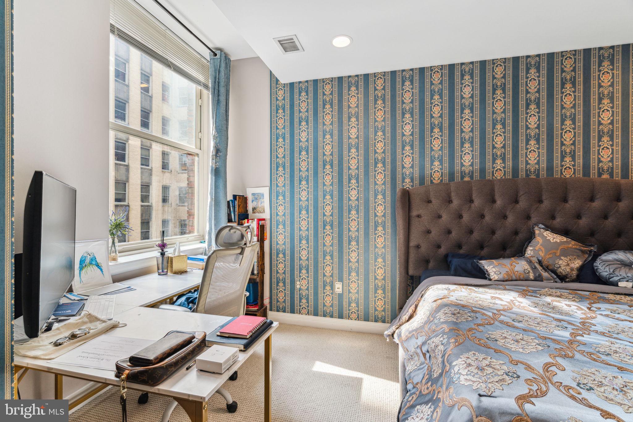 LOGAN SQUARE - Residential Lease