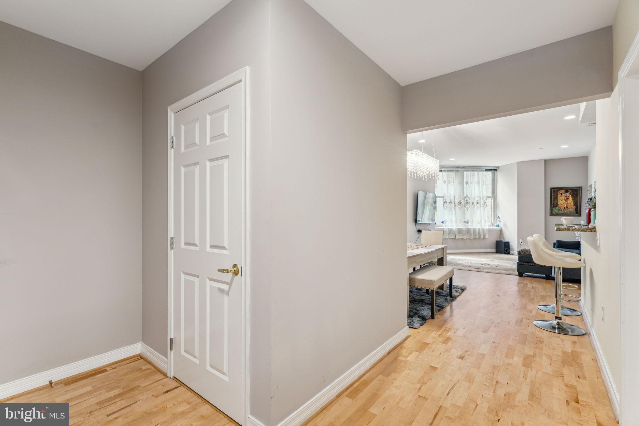 LOGAN SQUARE - Residential Lease