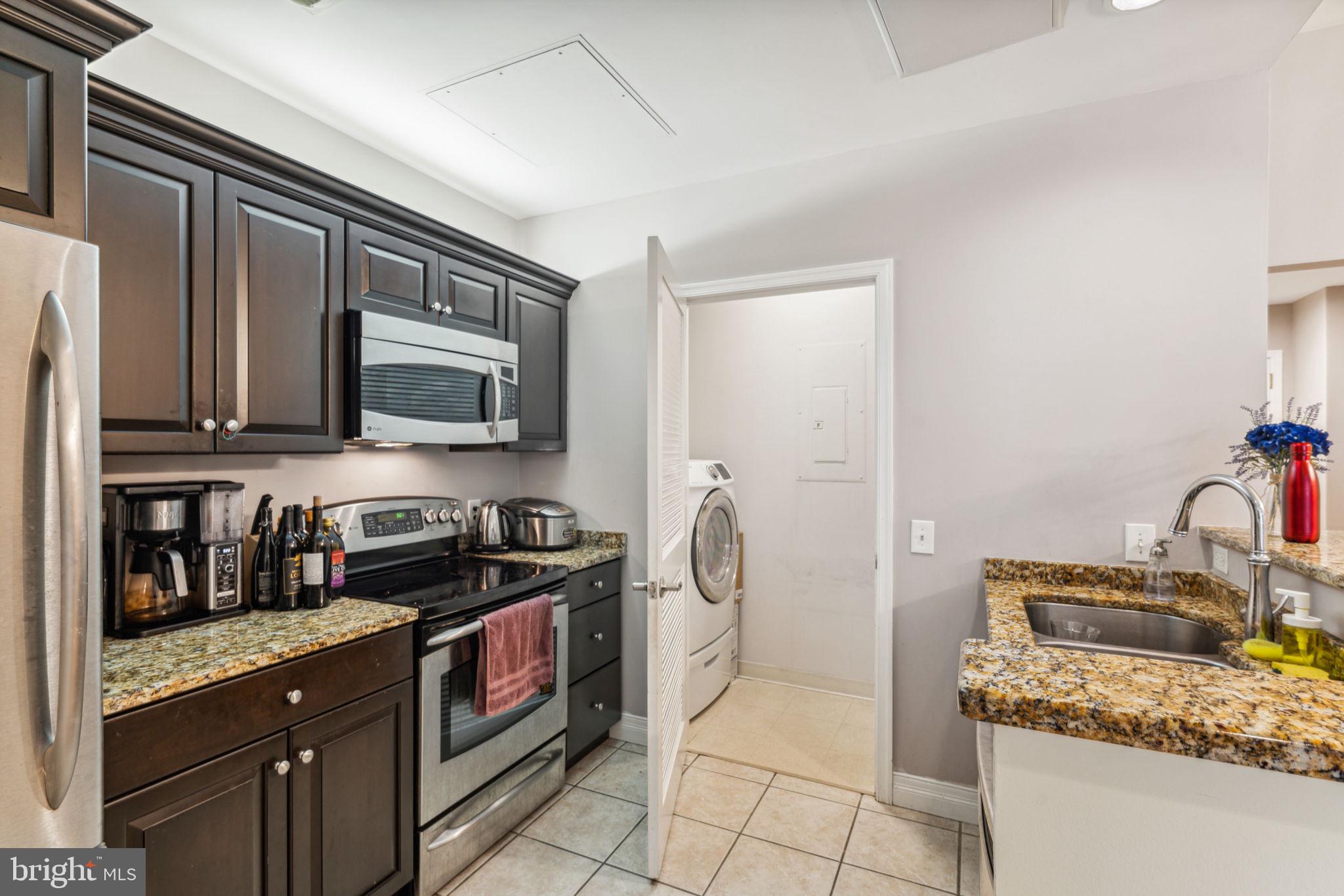 LOGAN SQUARE - Residential Lease