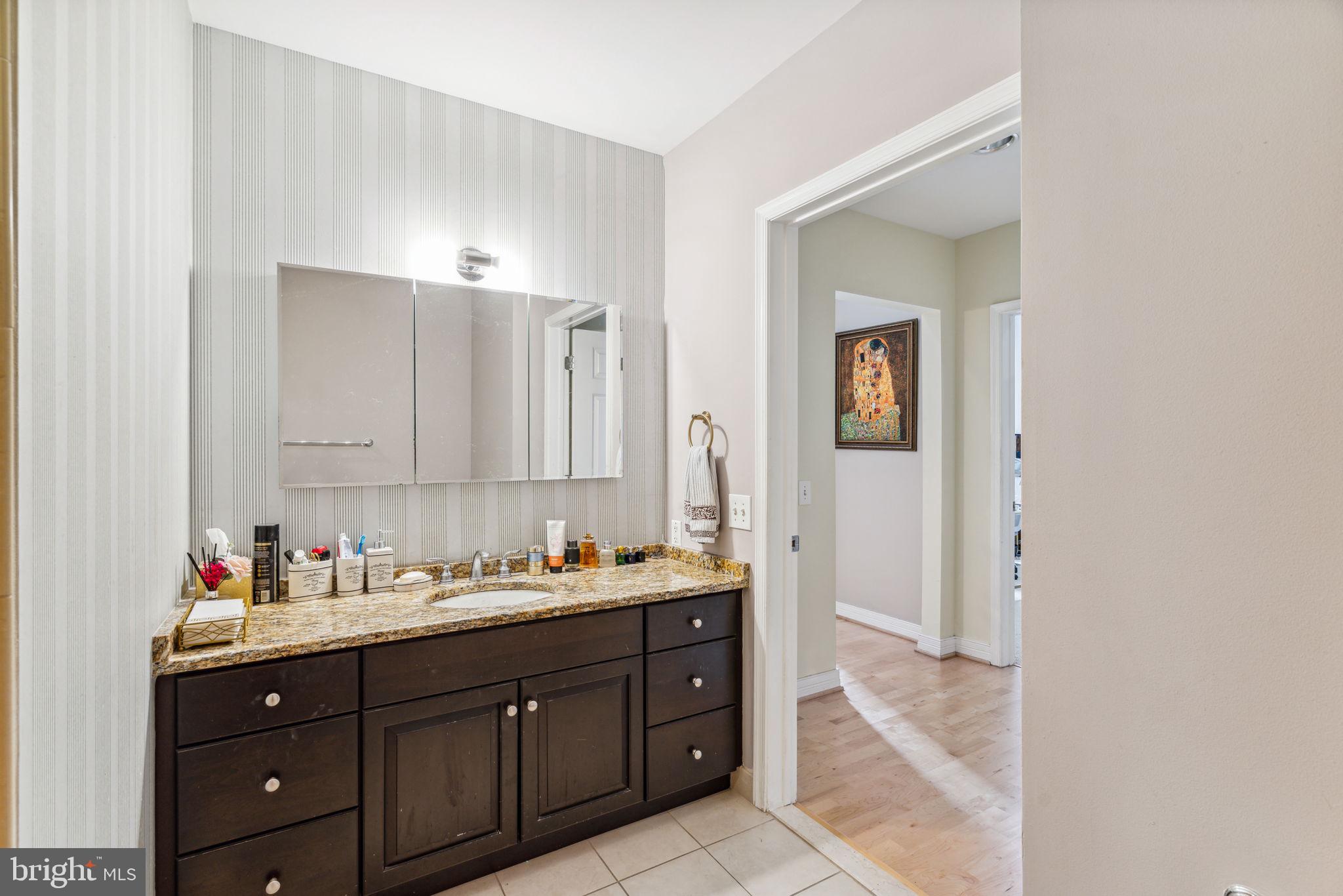 LOGAN SQUARE - Residential Lease