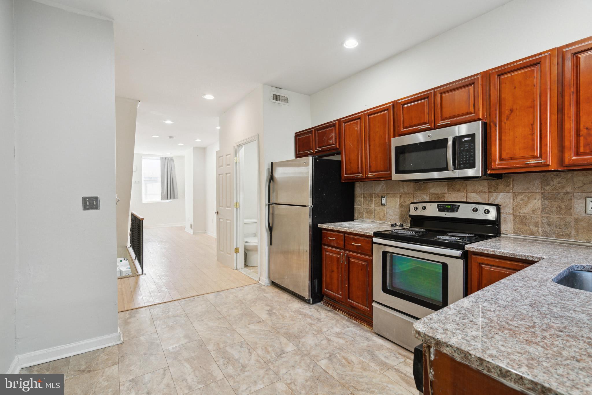 ART MUSEUM AREA - Residential Lease