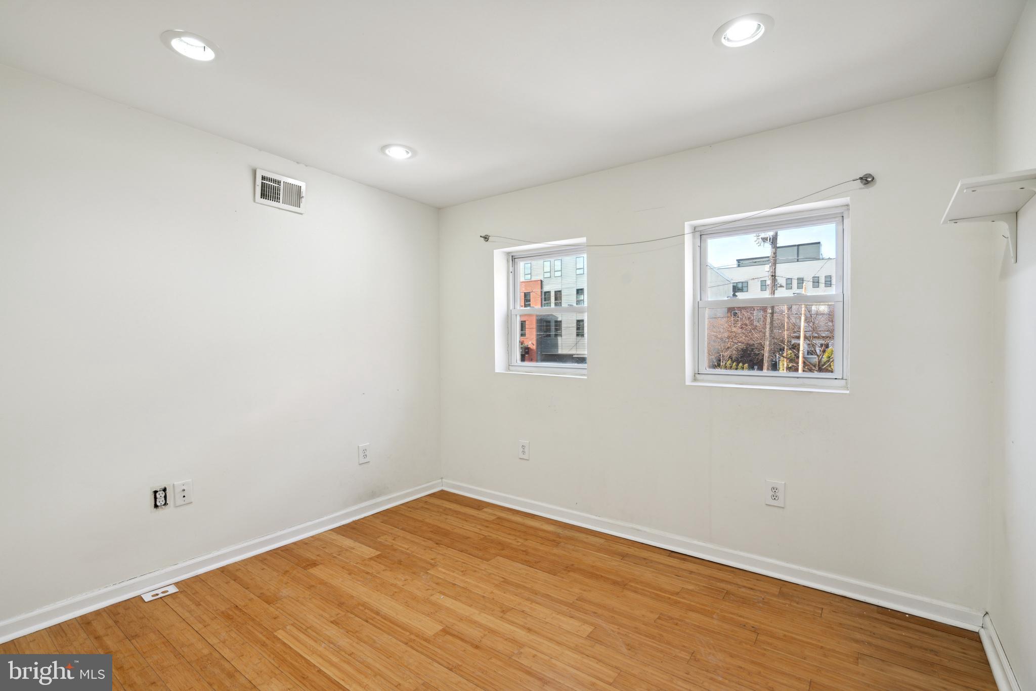 ART MUSEUM AREA - Residential Lease