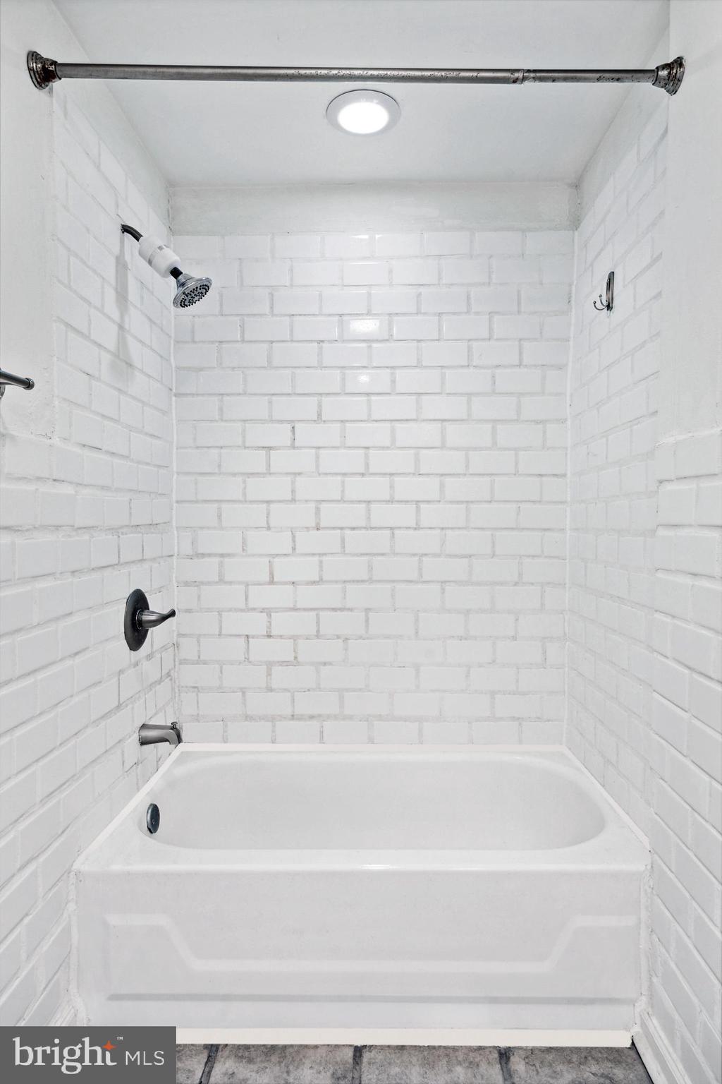 ART MUSEUM AREA - Residential Lease