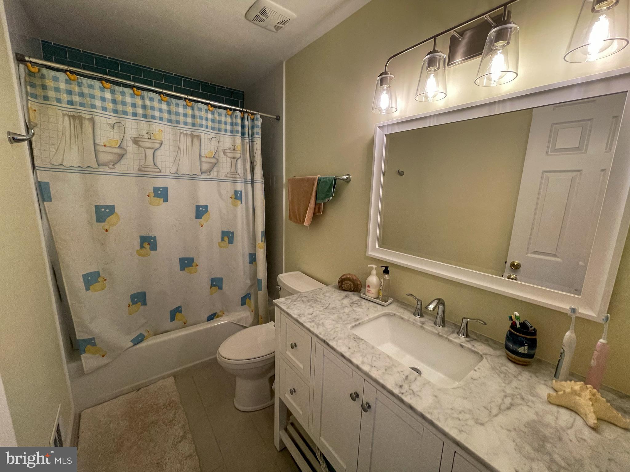 FRANKLIN FARM - Residential Lease